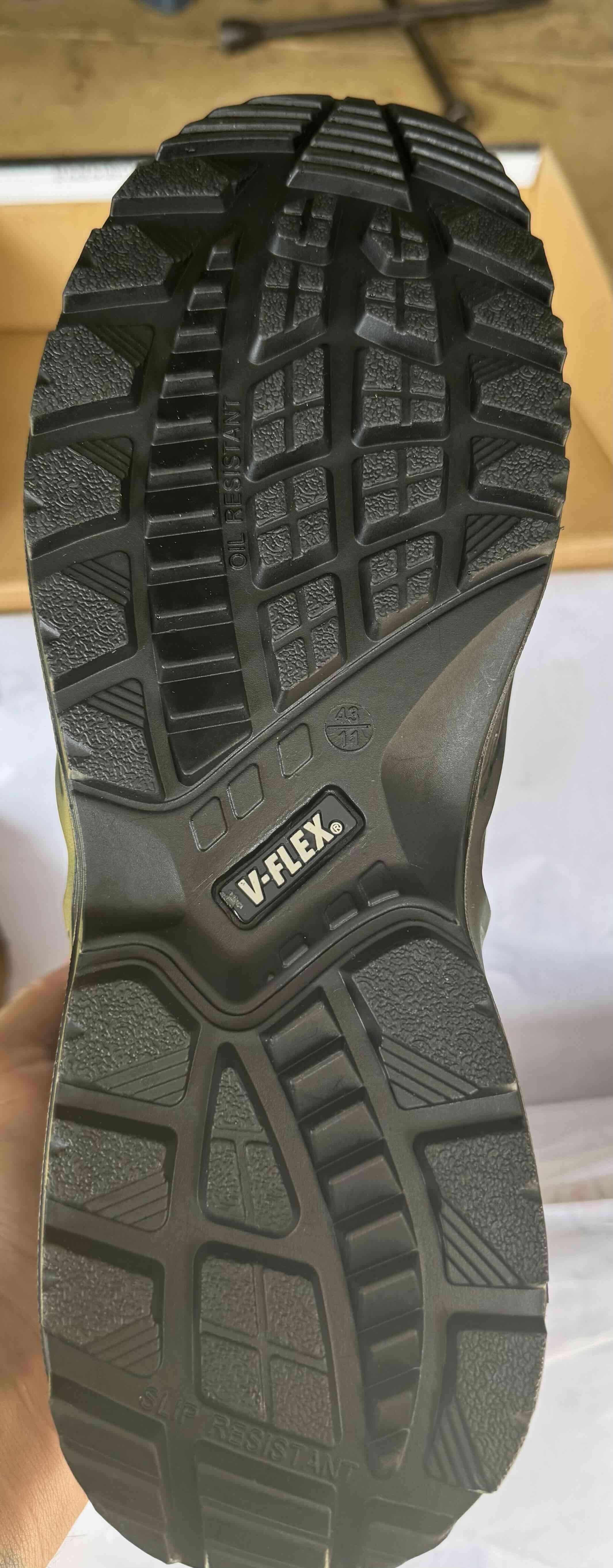 Botas negras V-Flex nuevas - miniatura 2