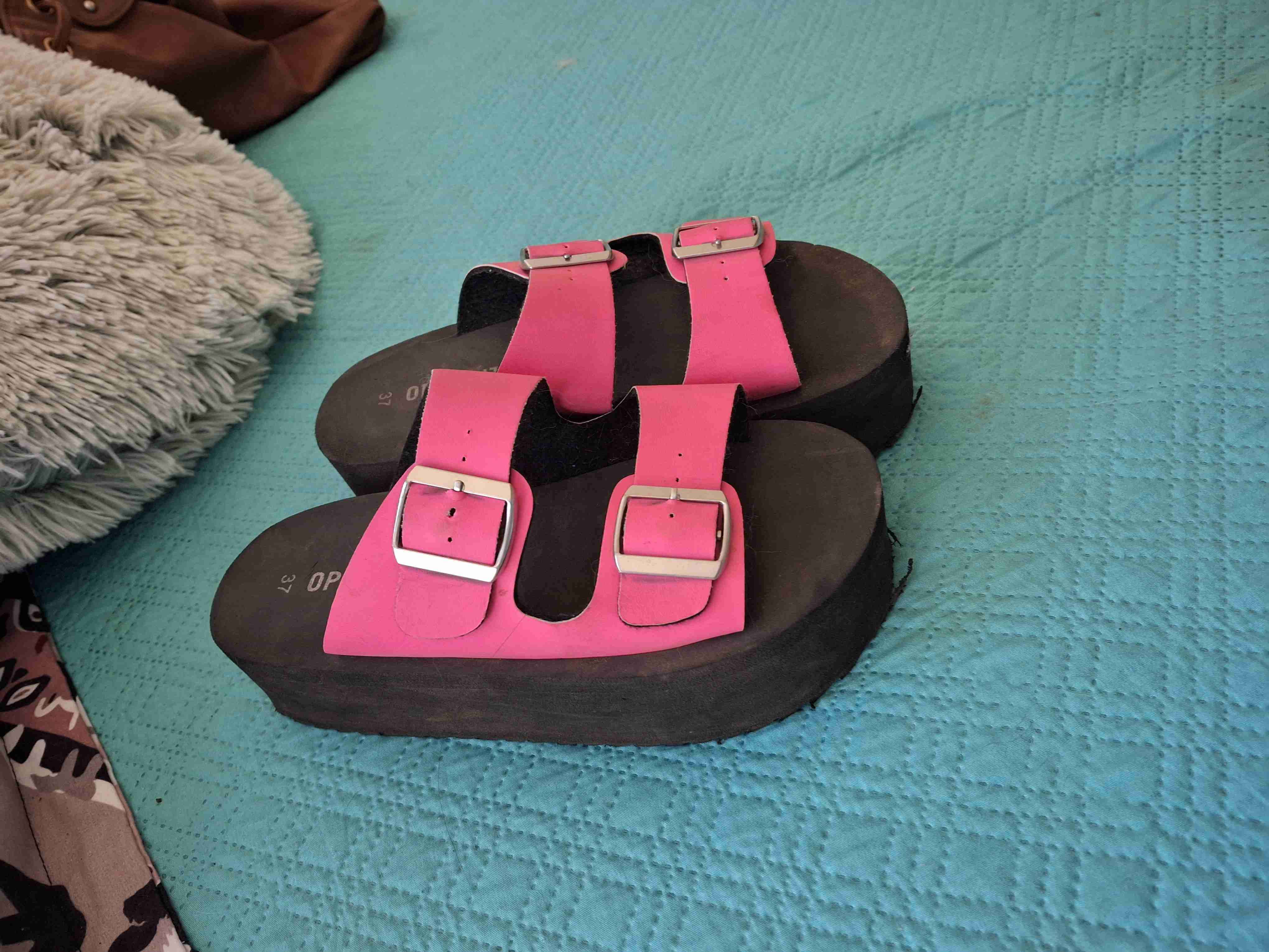 Sandalias rosadas con plataformas - 1