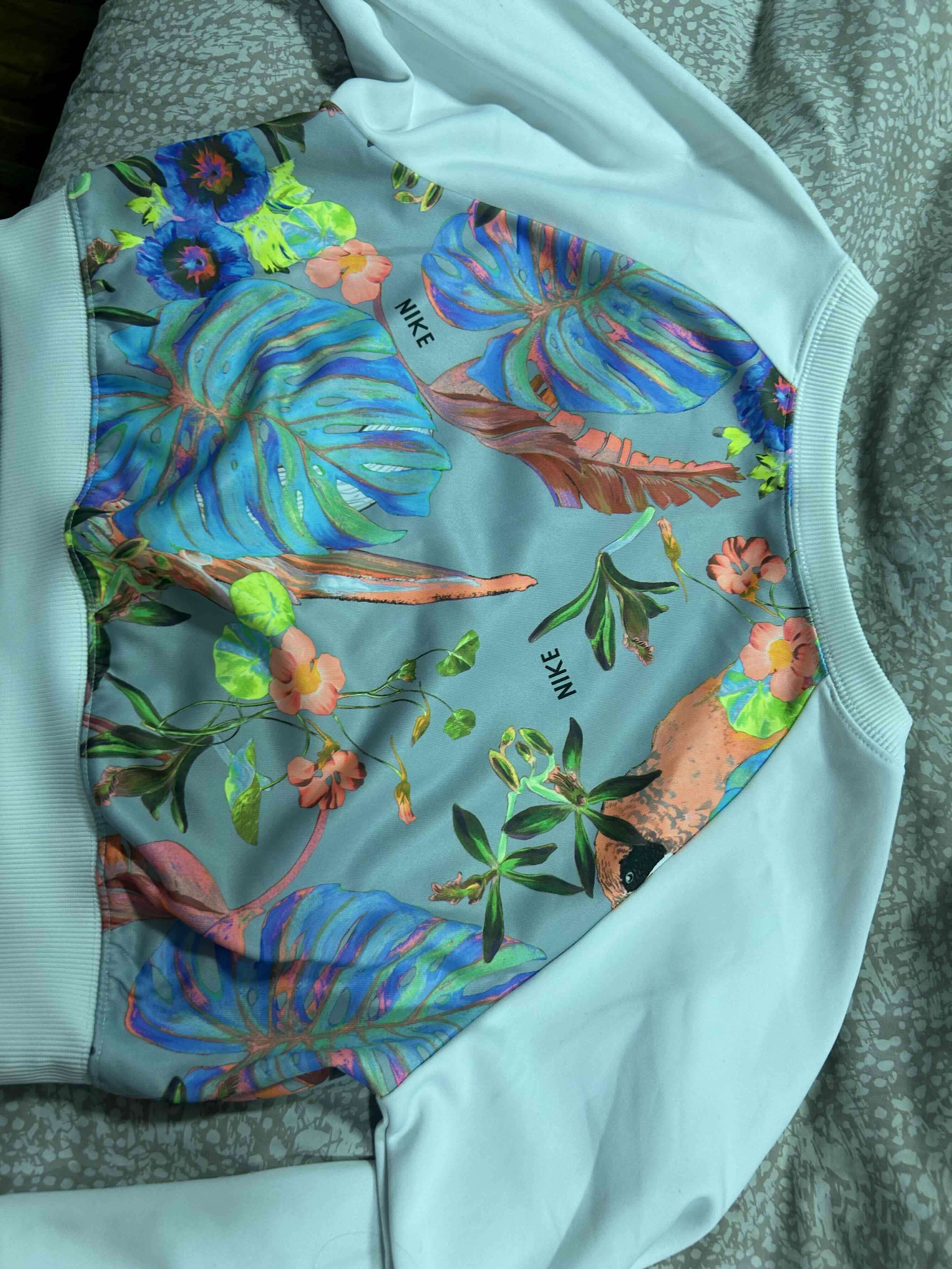 Polerón Nike flores blanco - miniatura 3