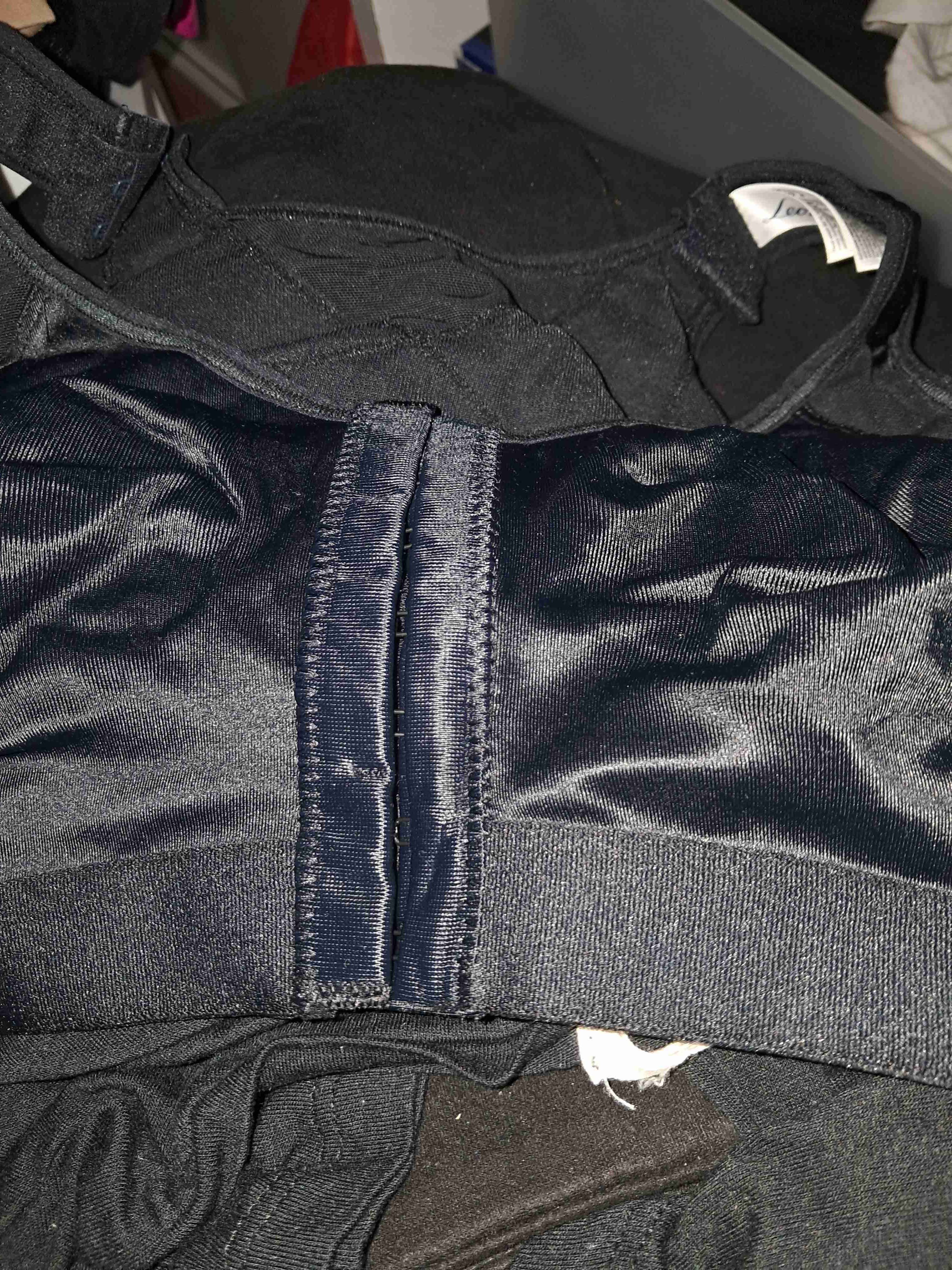 Sostén deportivo negro leonisa - 3