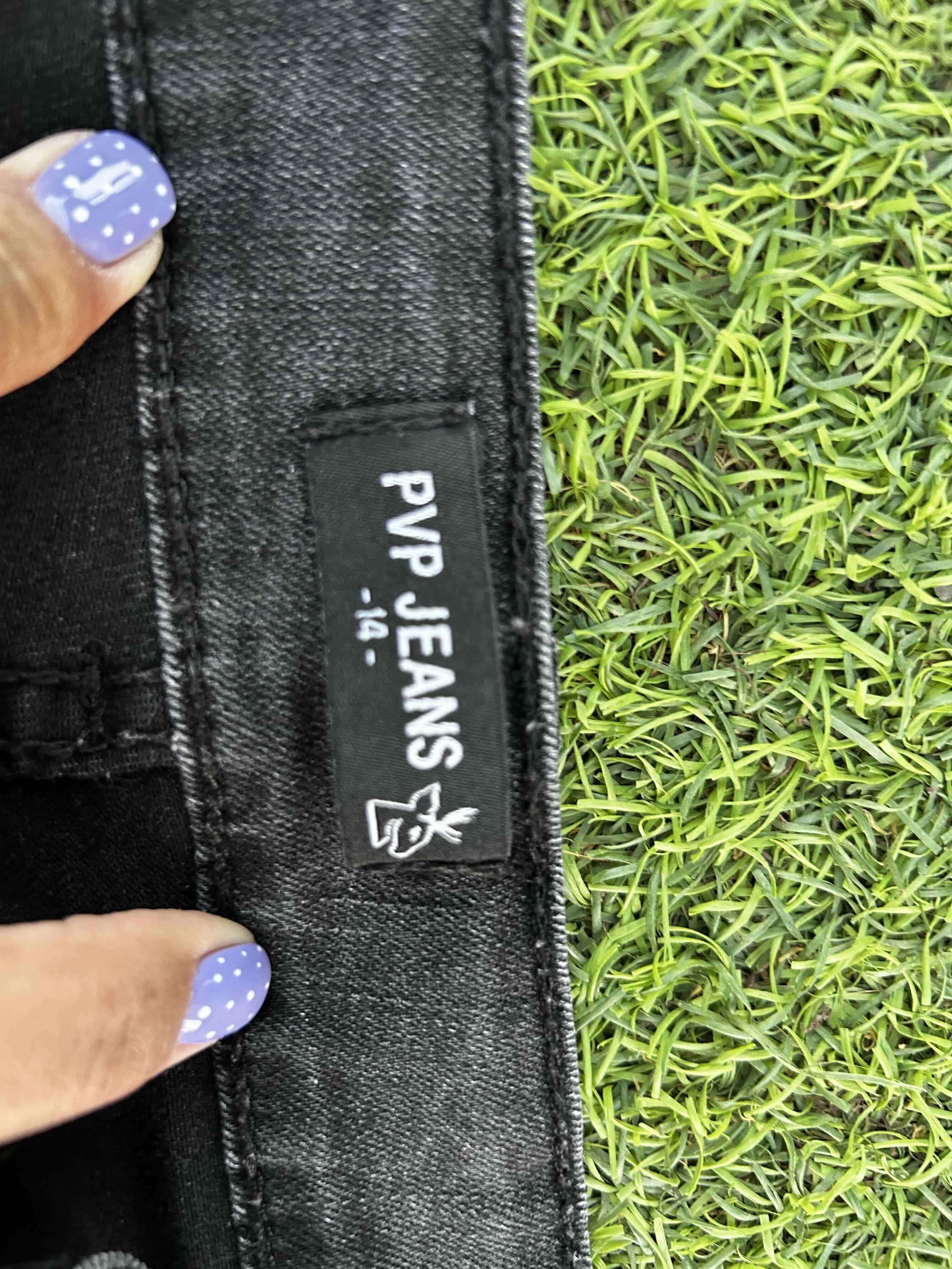 Jeans negros con estrellas - miniatura 3