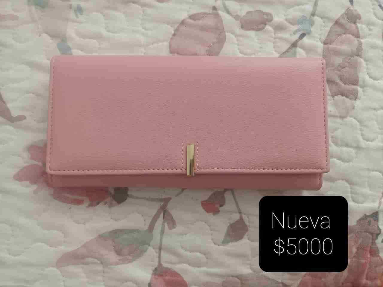 Cartera de mujer color rosa