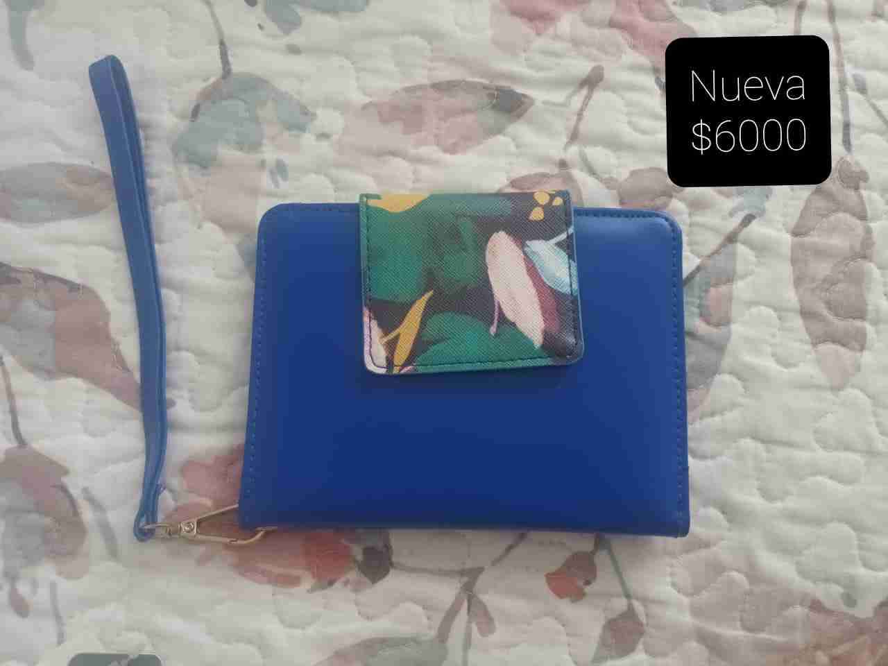 Billetera azul nueva