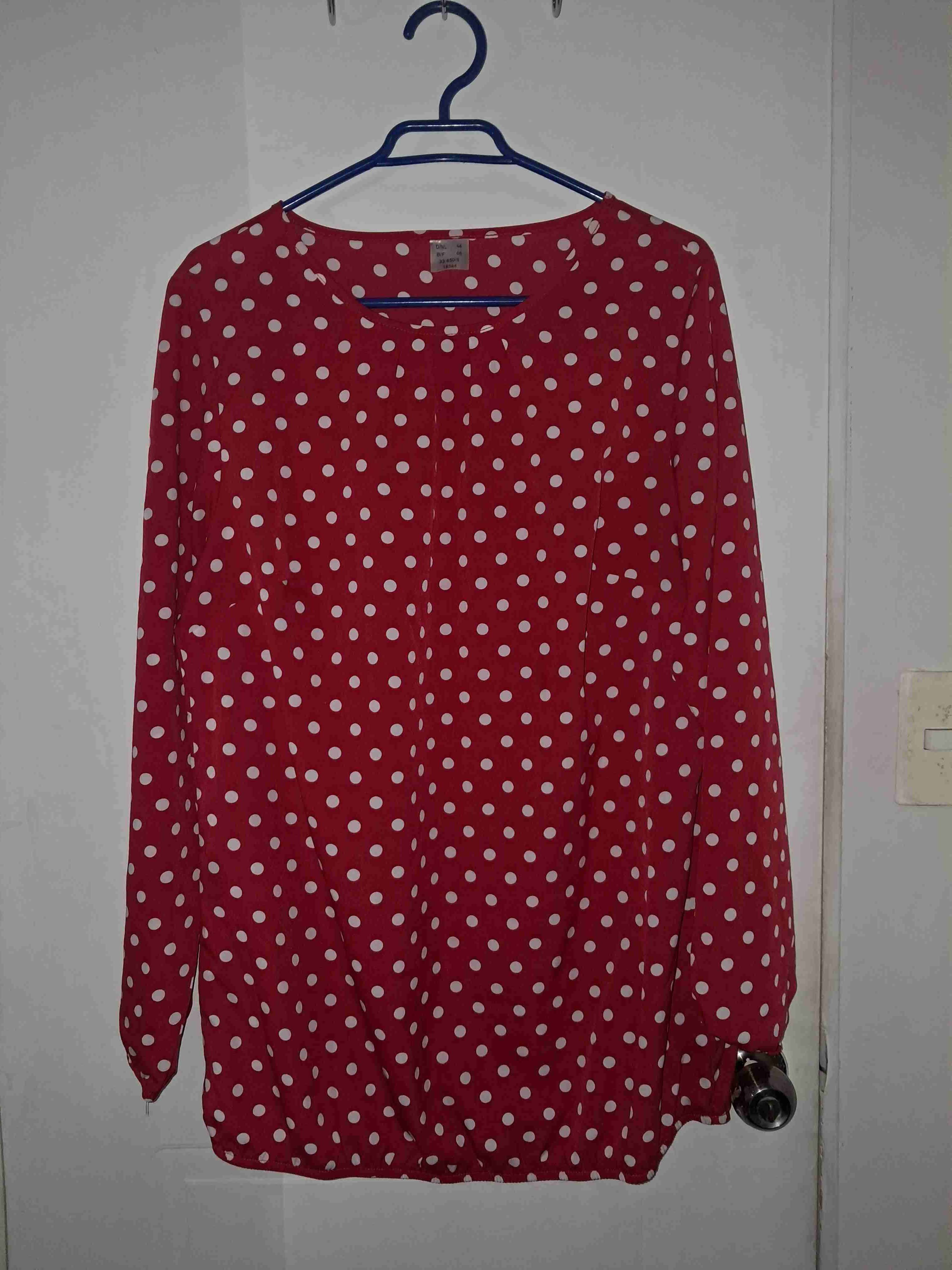 Bluson rojo con lunares blancos