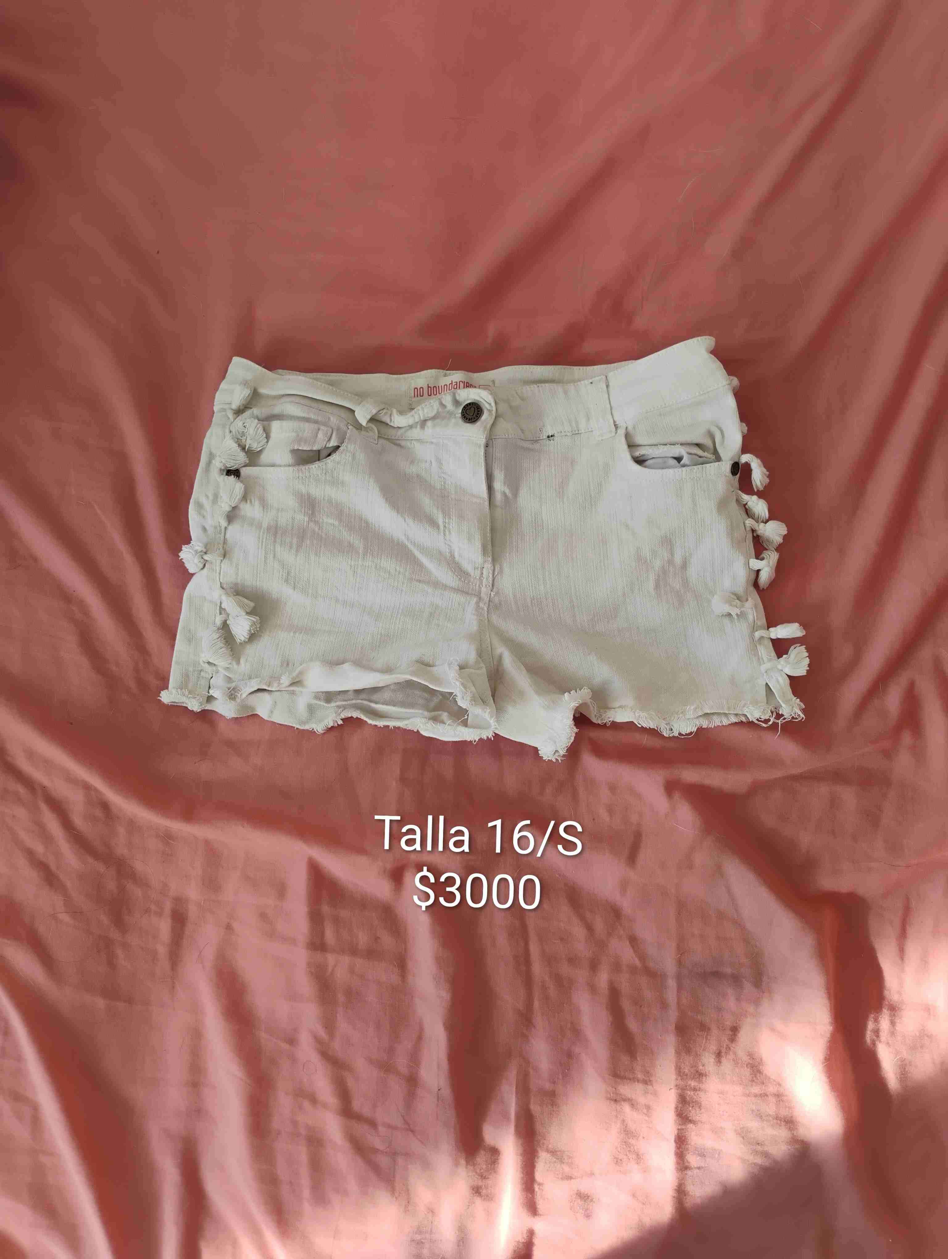 Shorts de mezclilla blancos