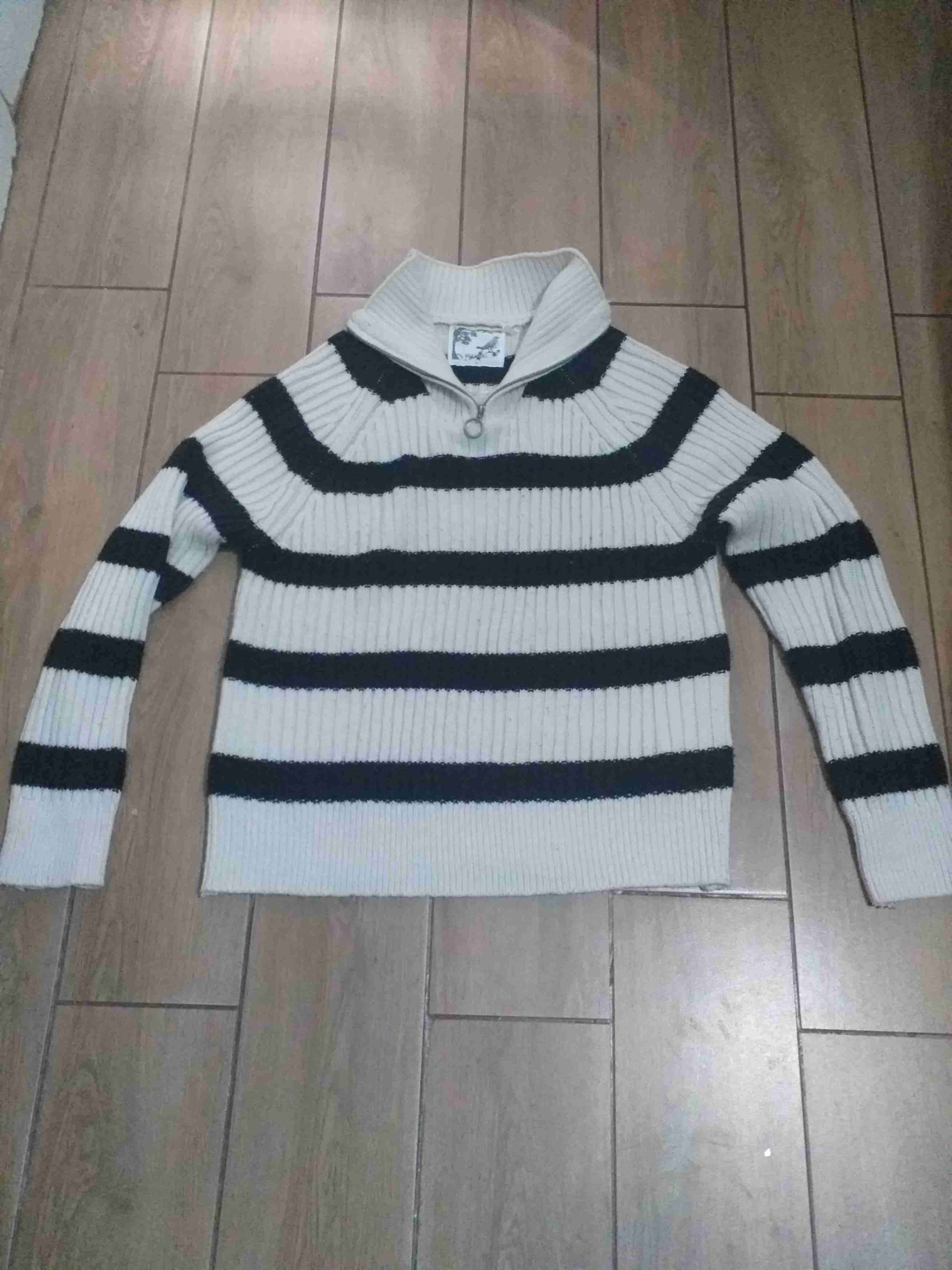 Suéter rayado blanco y negro - miniatura 1