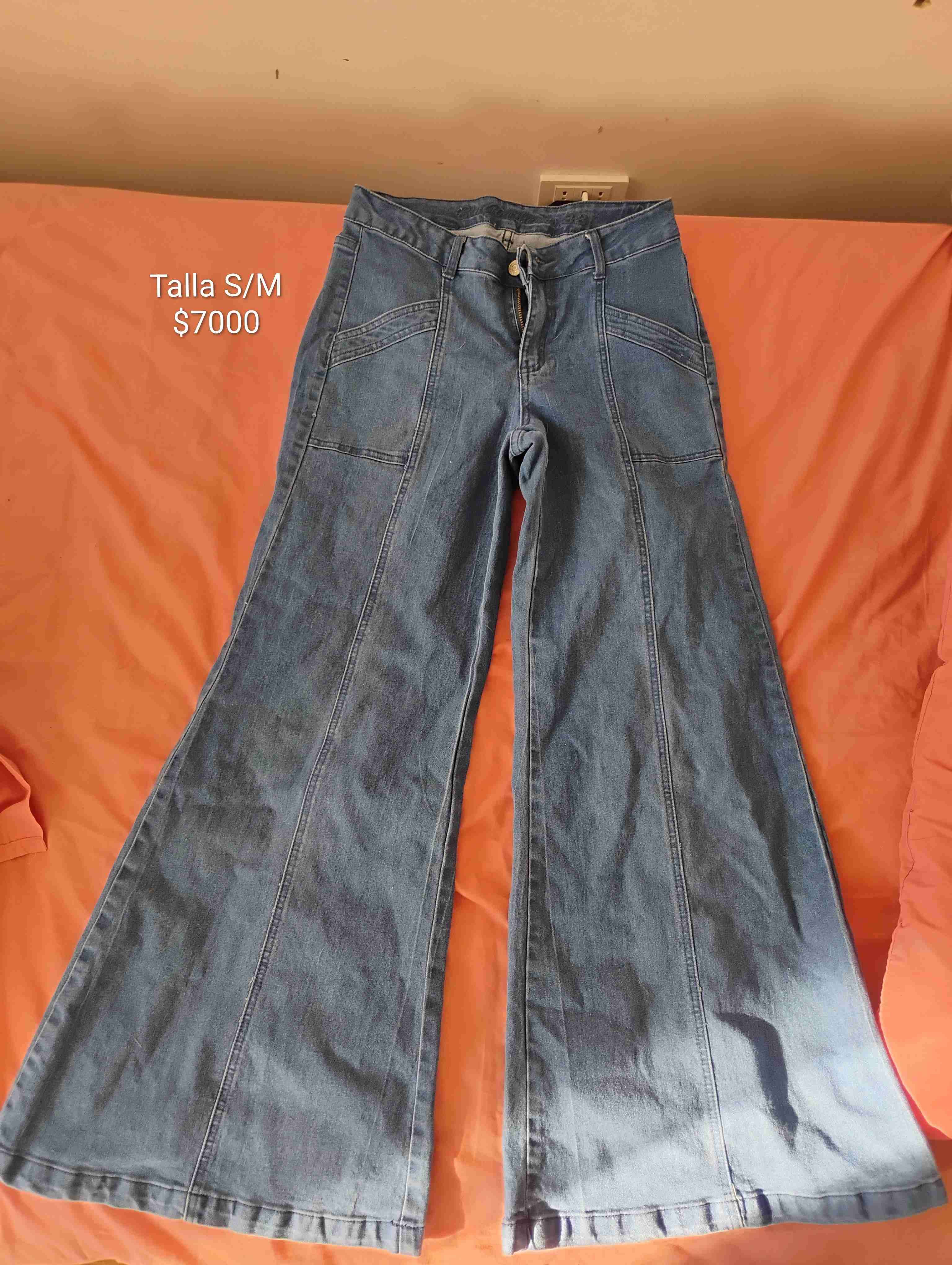 Pantalones anchos de mezclilla