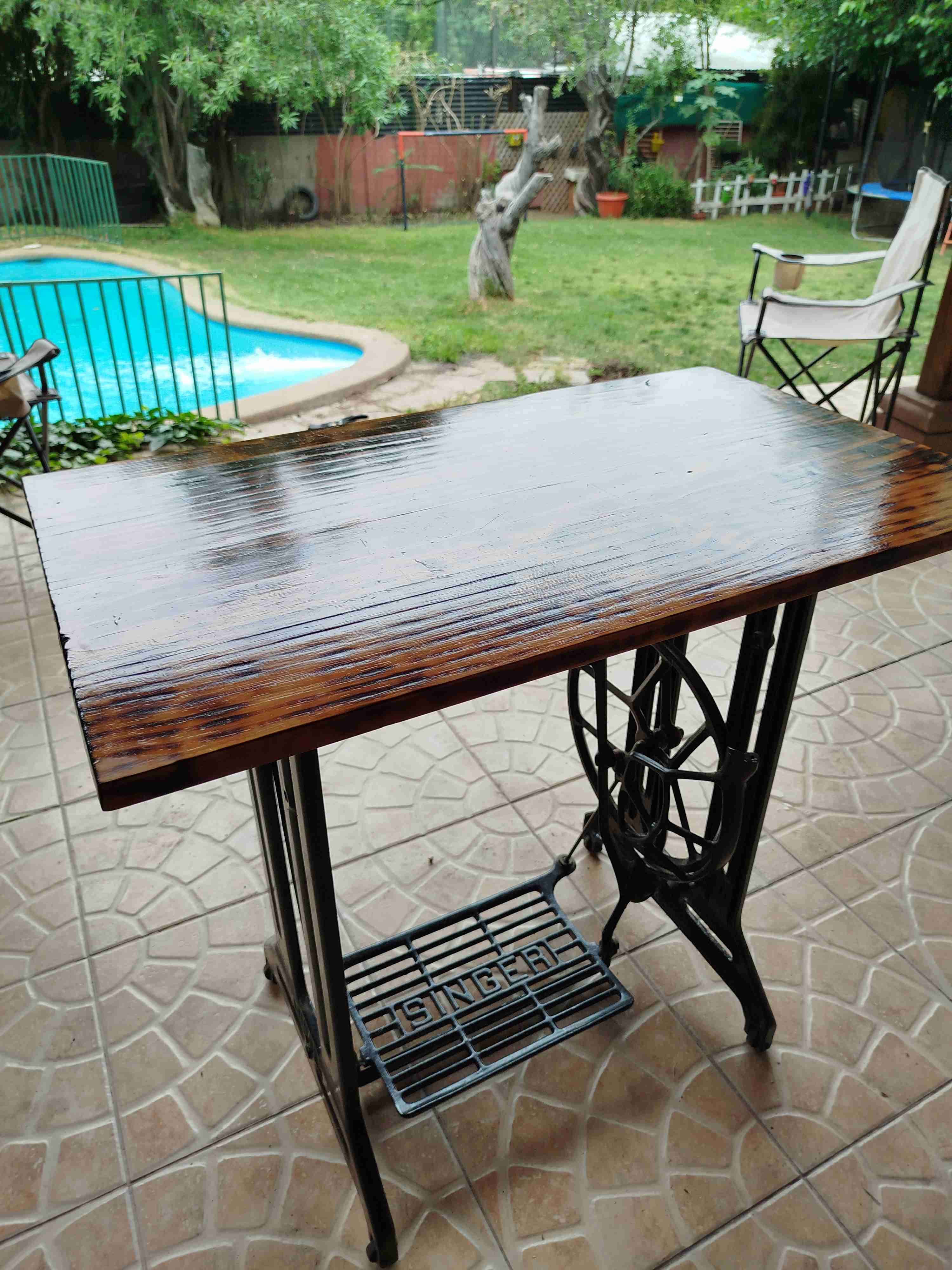 Mesa vintage Singer de madera