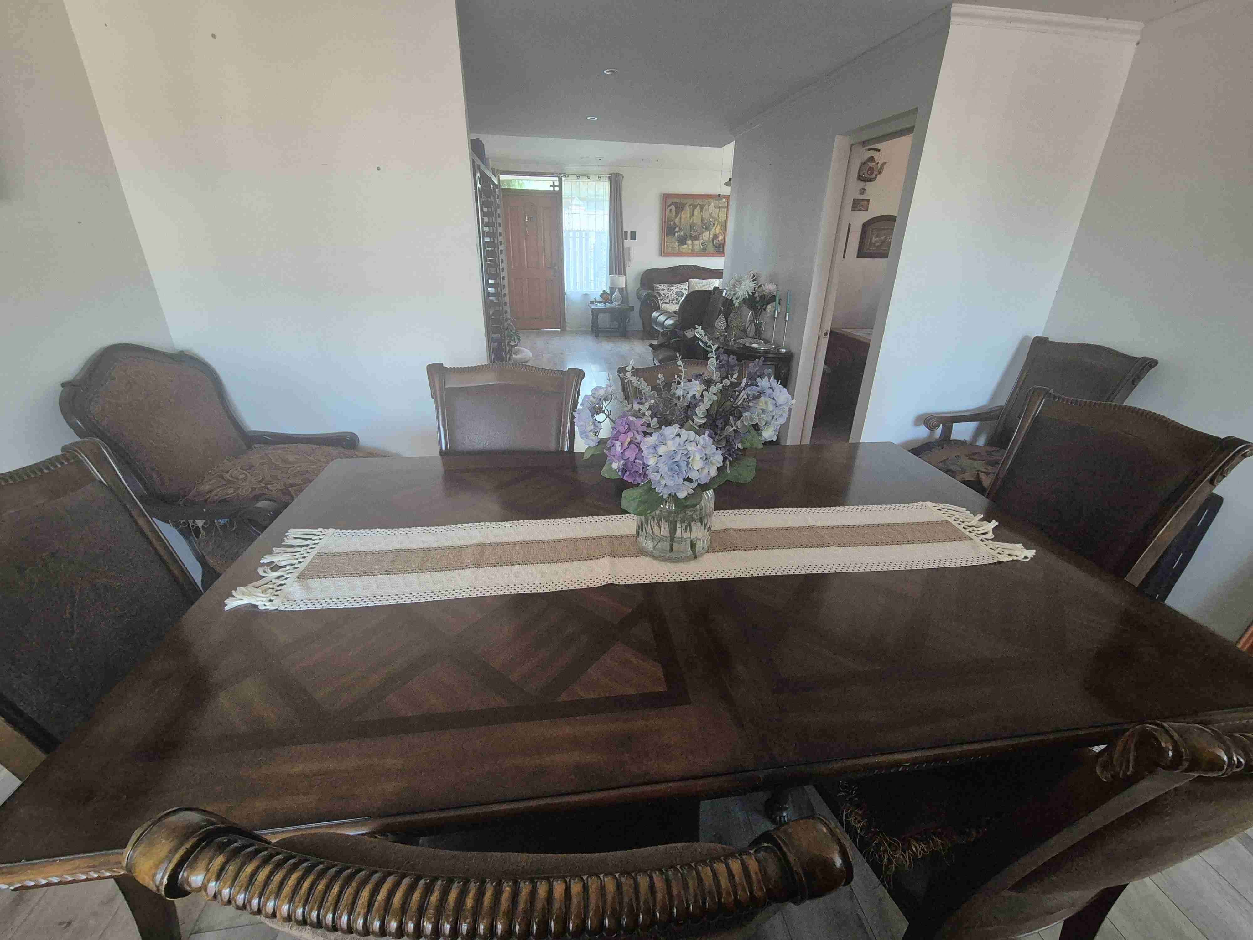 Mesa de comedor de madera - miniatura 3