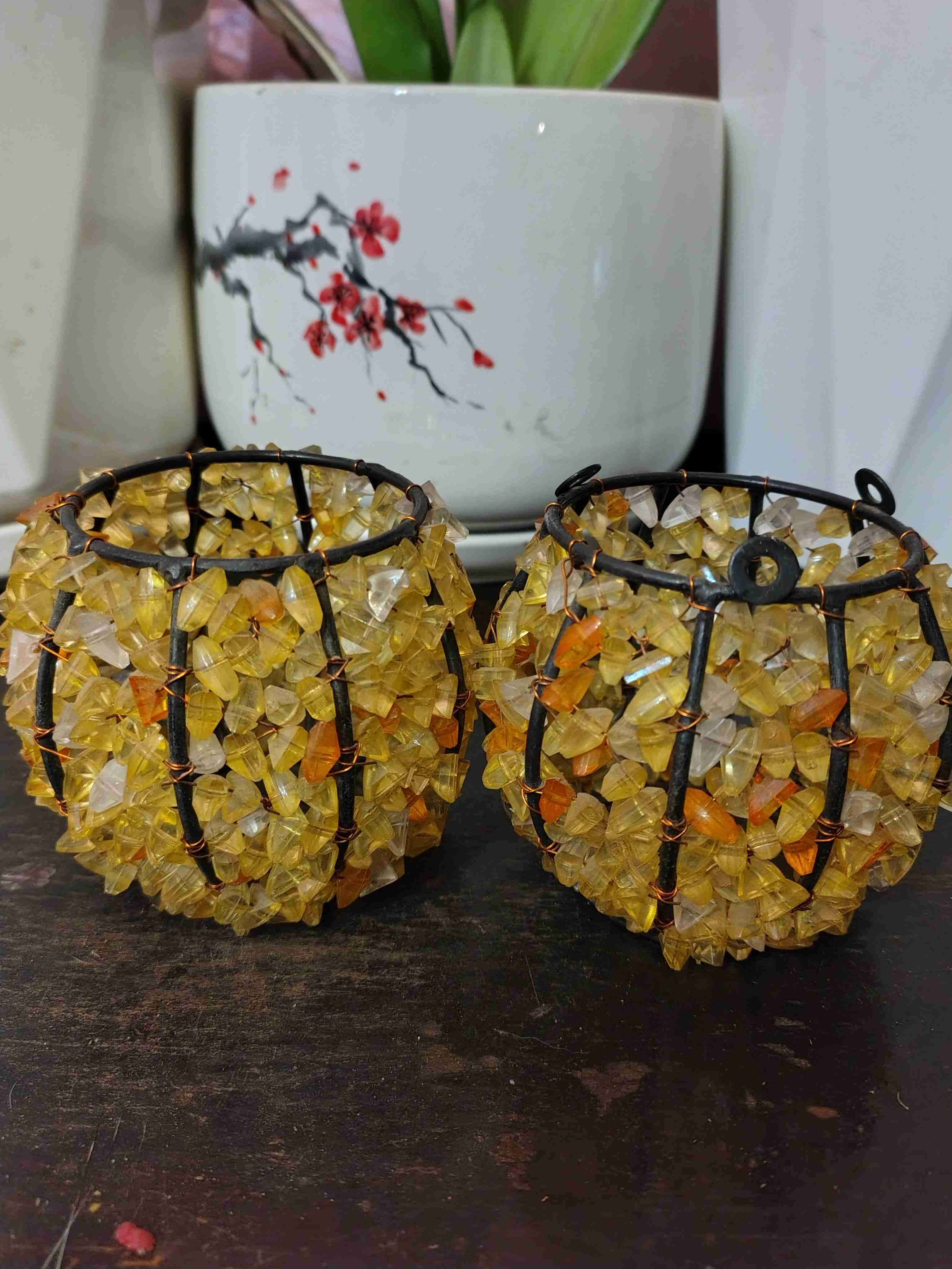 Portavelas decorativos con mostacillas amarillas - miniatura 3