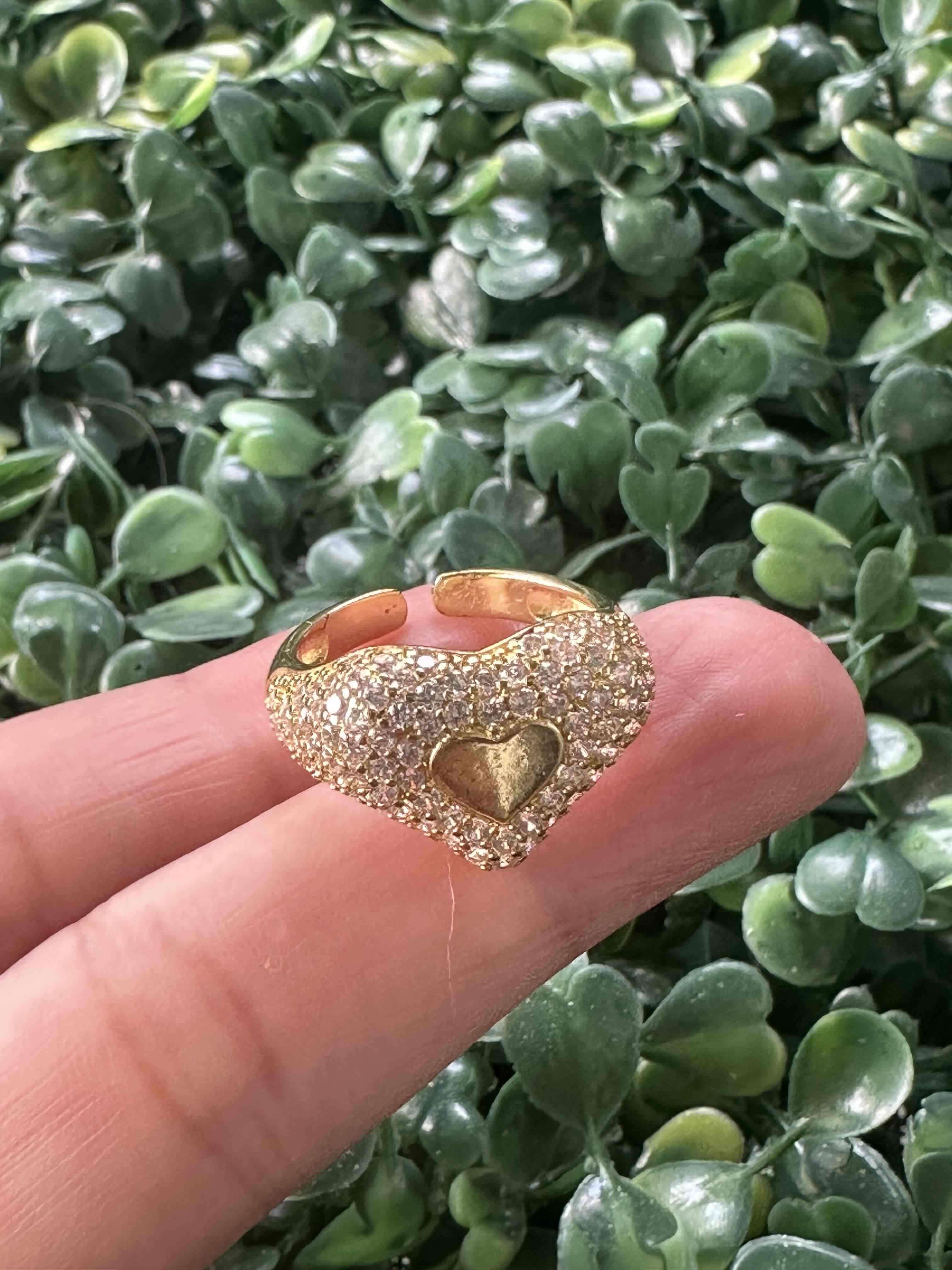 Anillo dorado con corazón - 2