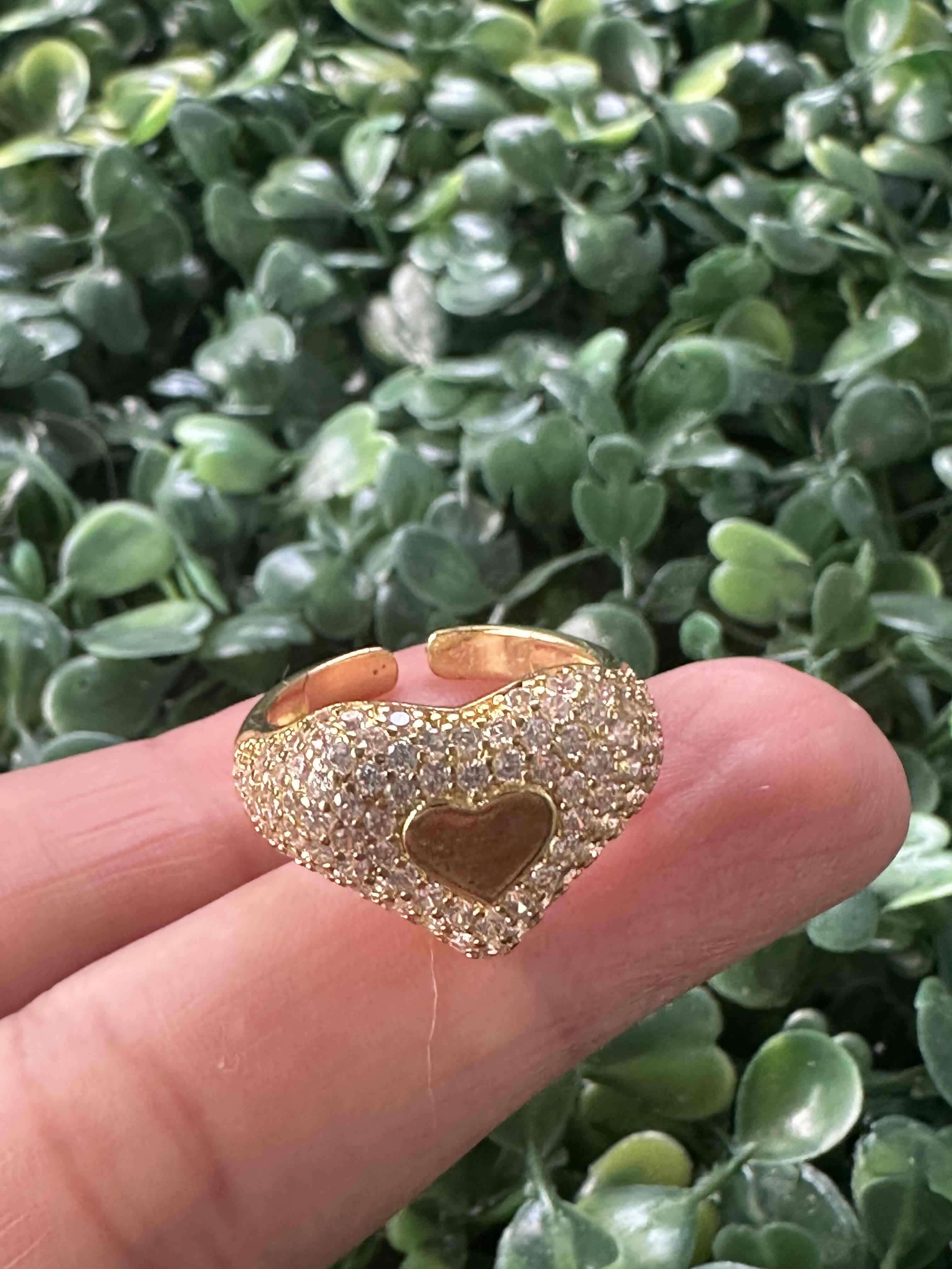 Anillo dorado con corazón - 3