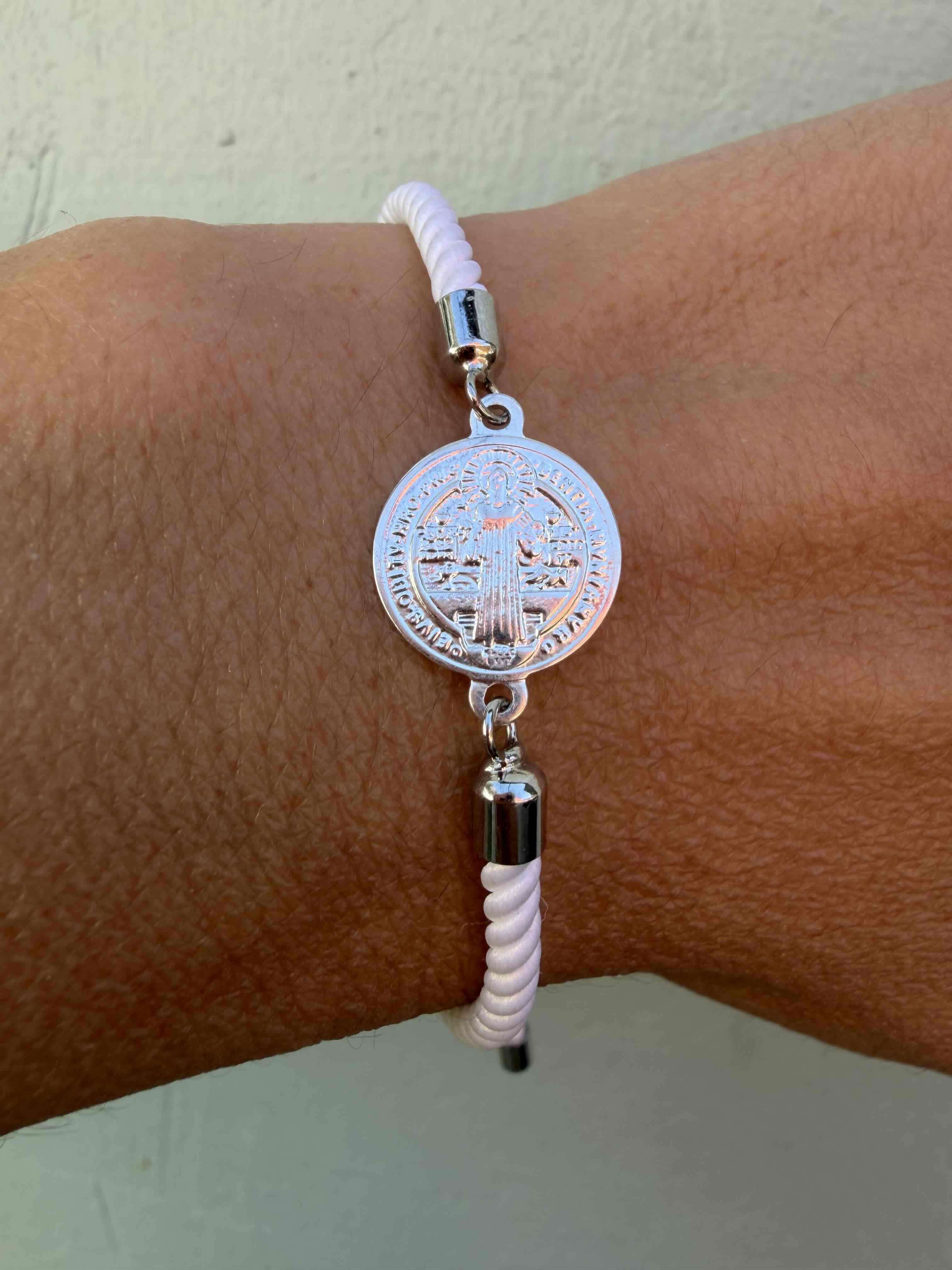 Pulsera con medalla San Benito ajustable - 2