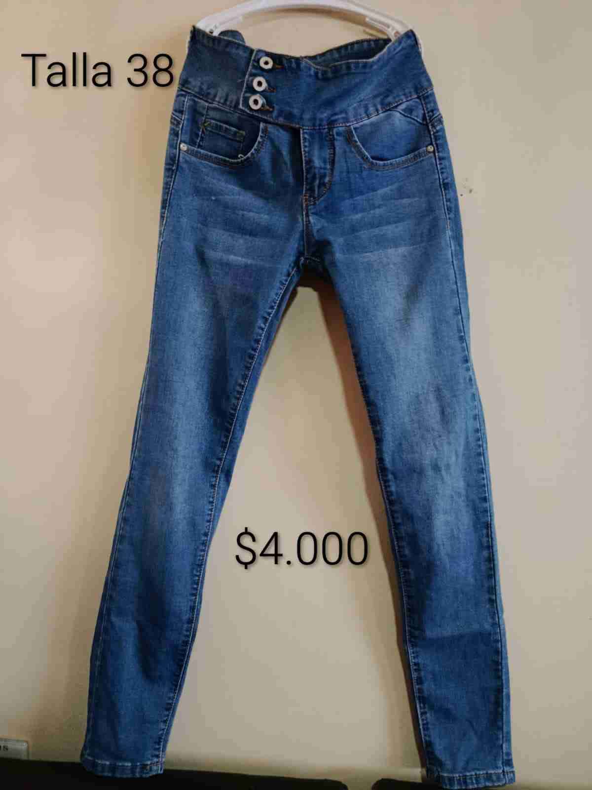 Jeans azules talle alto