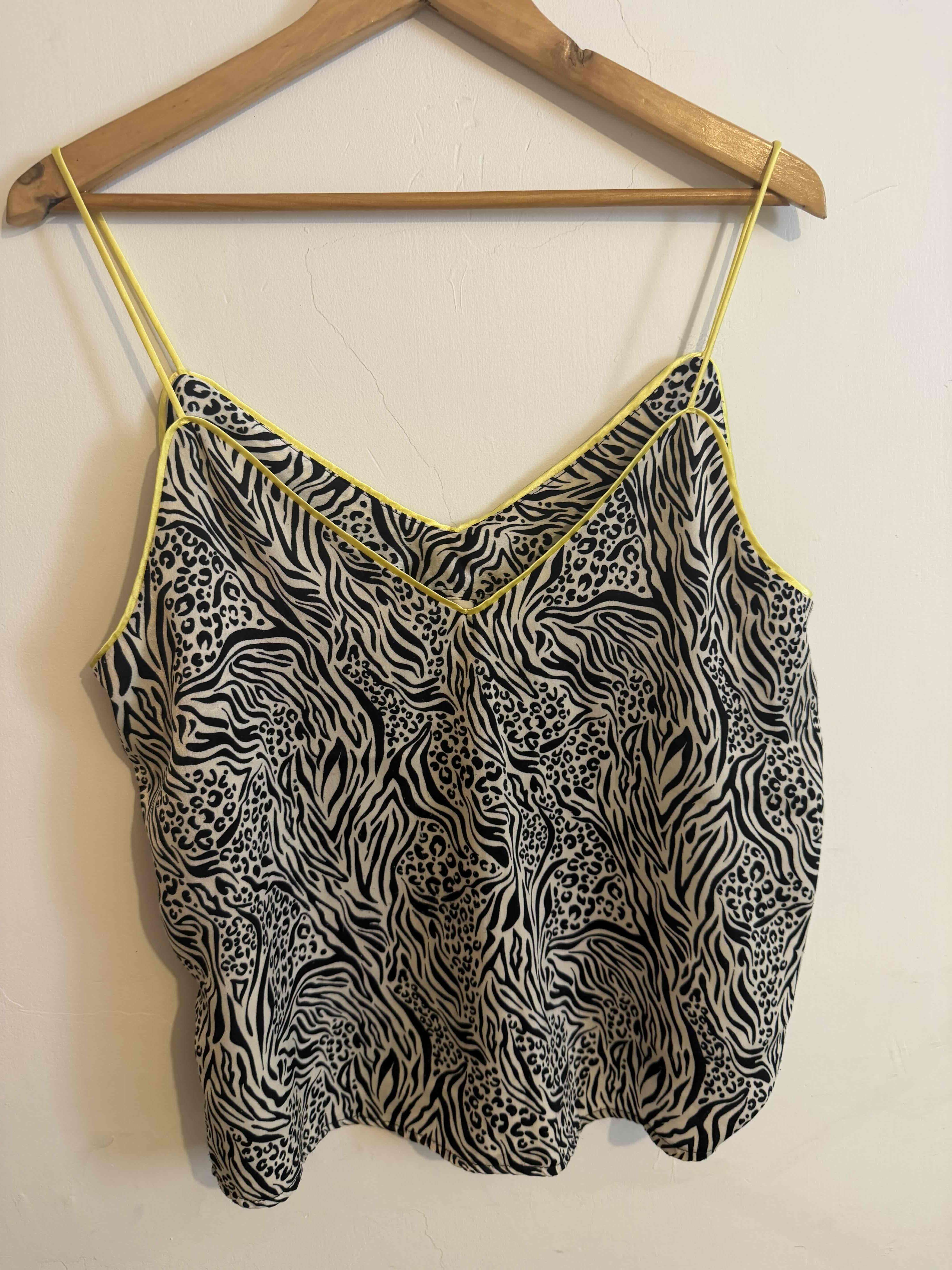 Blusa estampado animal print - miniatura 3
