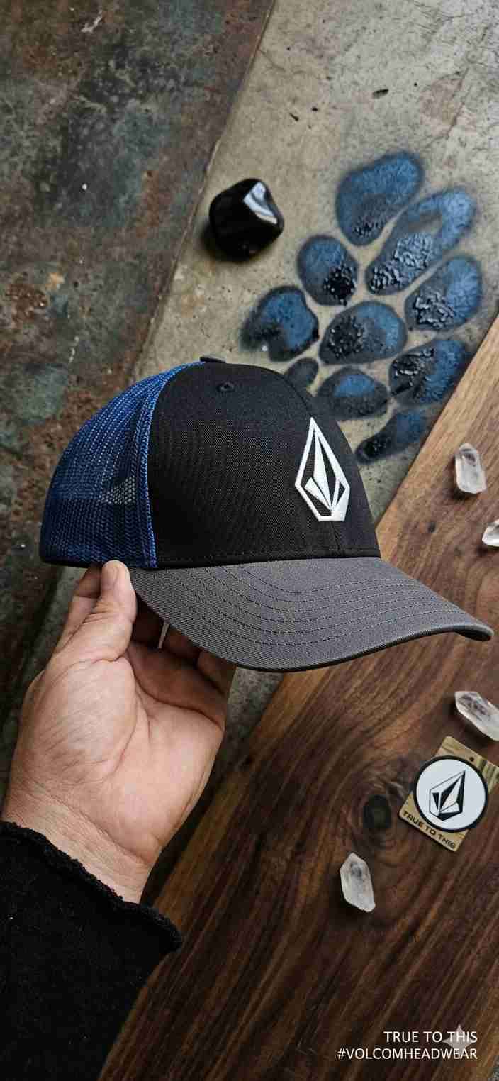 Gorra negra y azul Volcom - miniatura 1