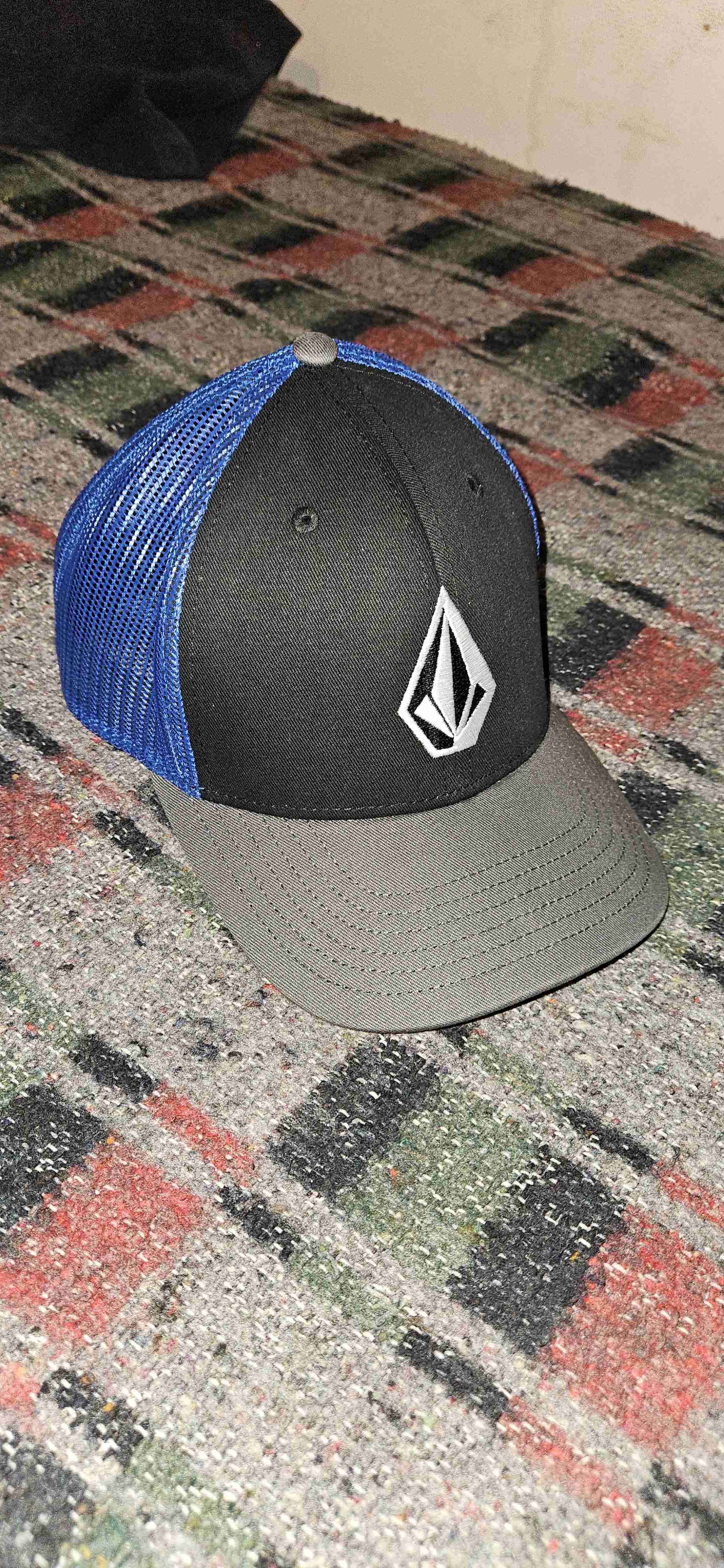 Gorra negra y azul Volcom - miniatura 4