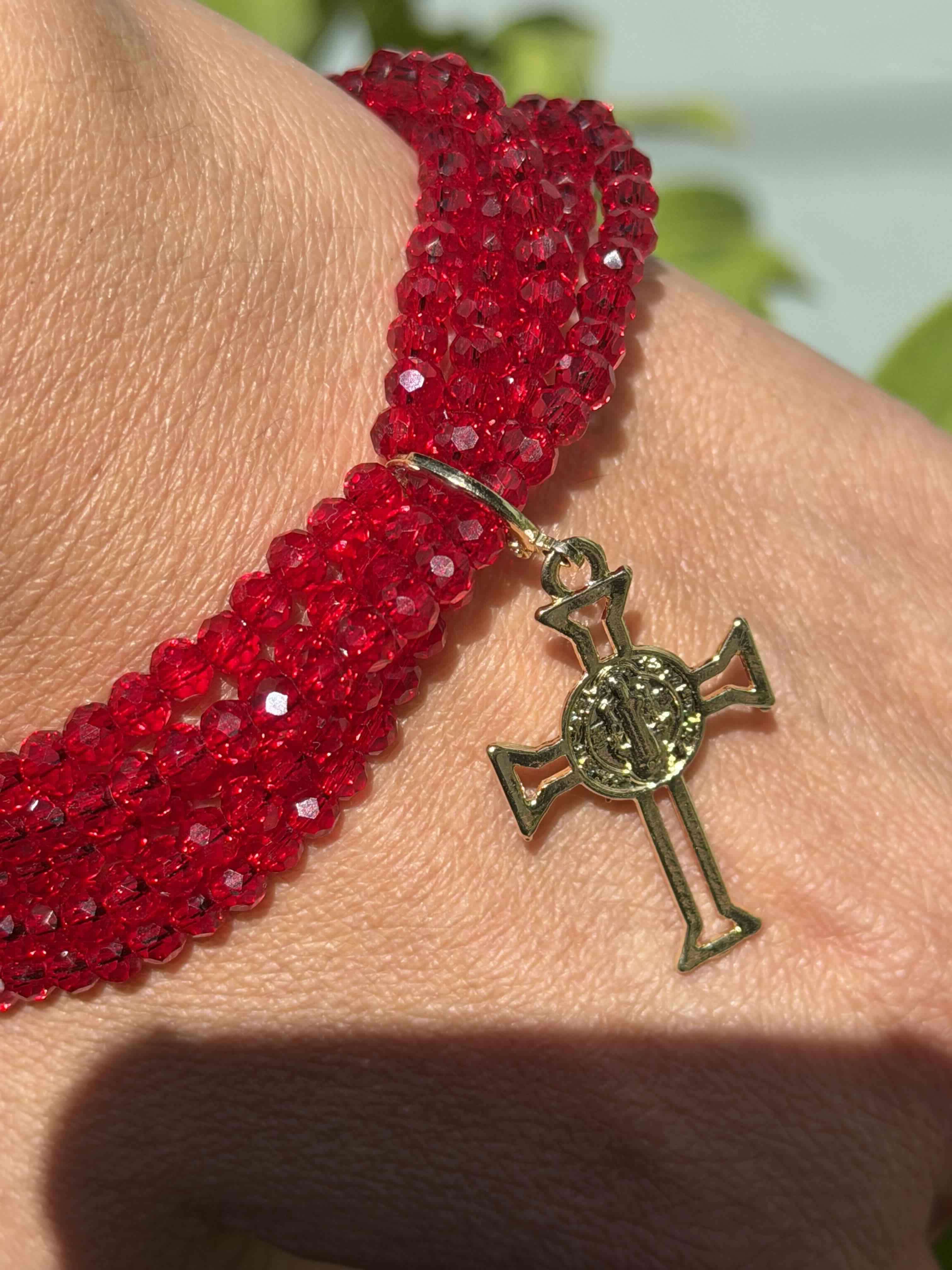 Brazalete rojo con colgante de cruz San Benito - 4
