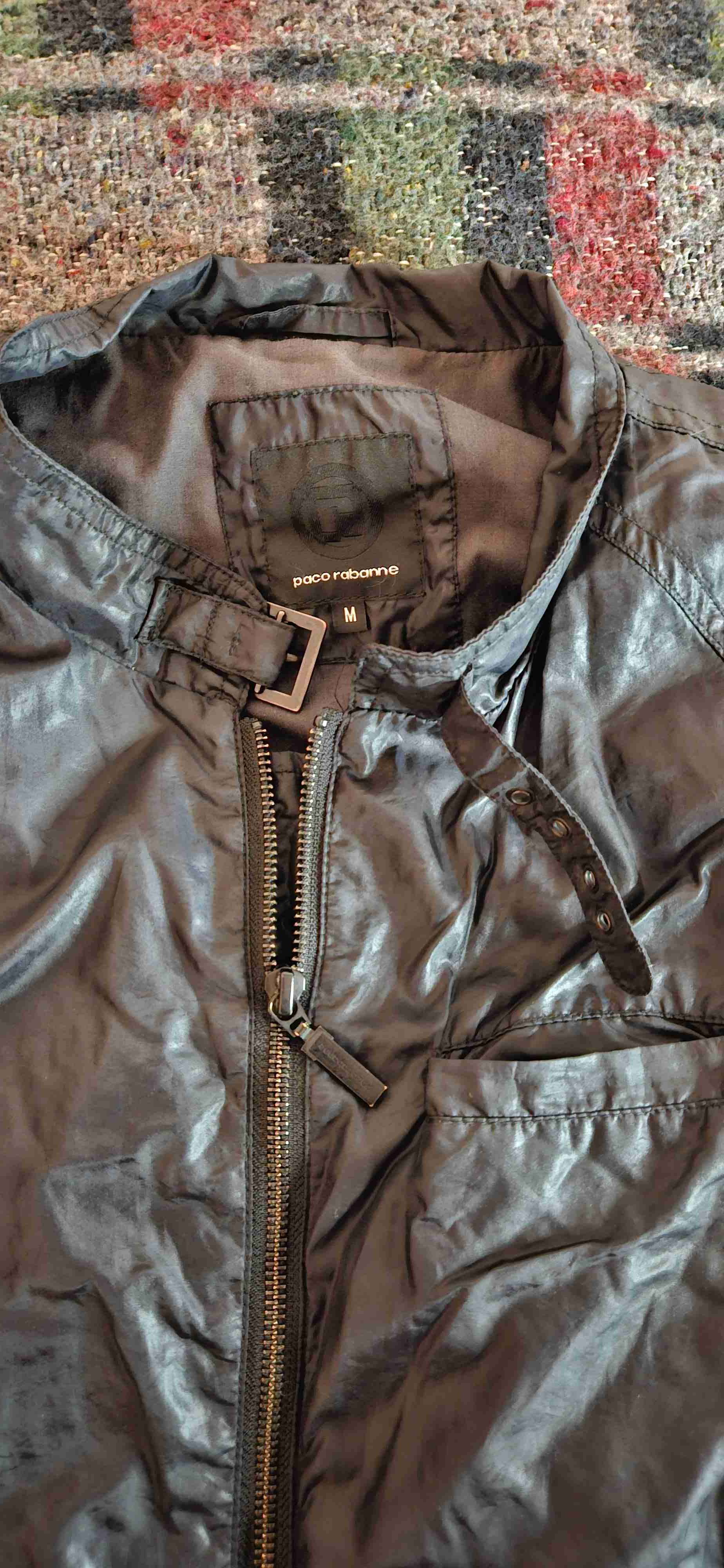 Chaqueta negra de cuero sintético - 3