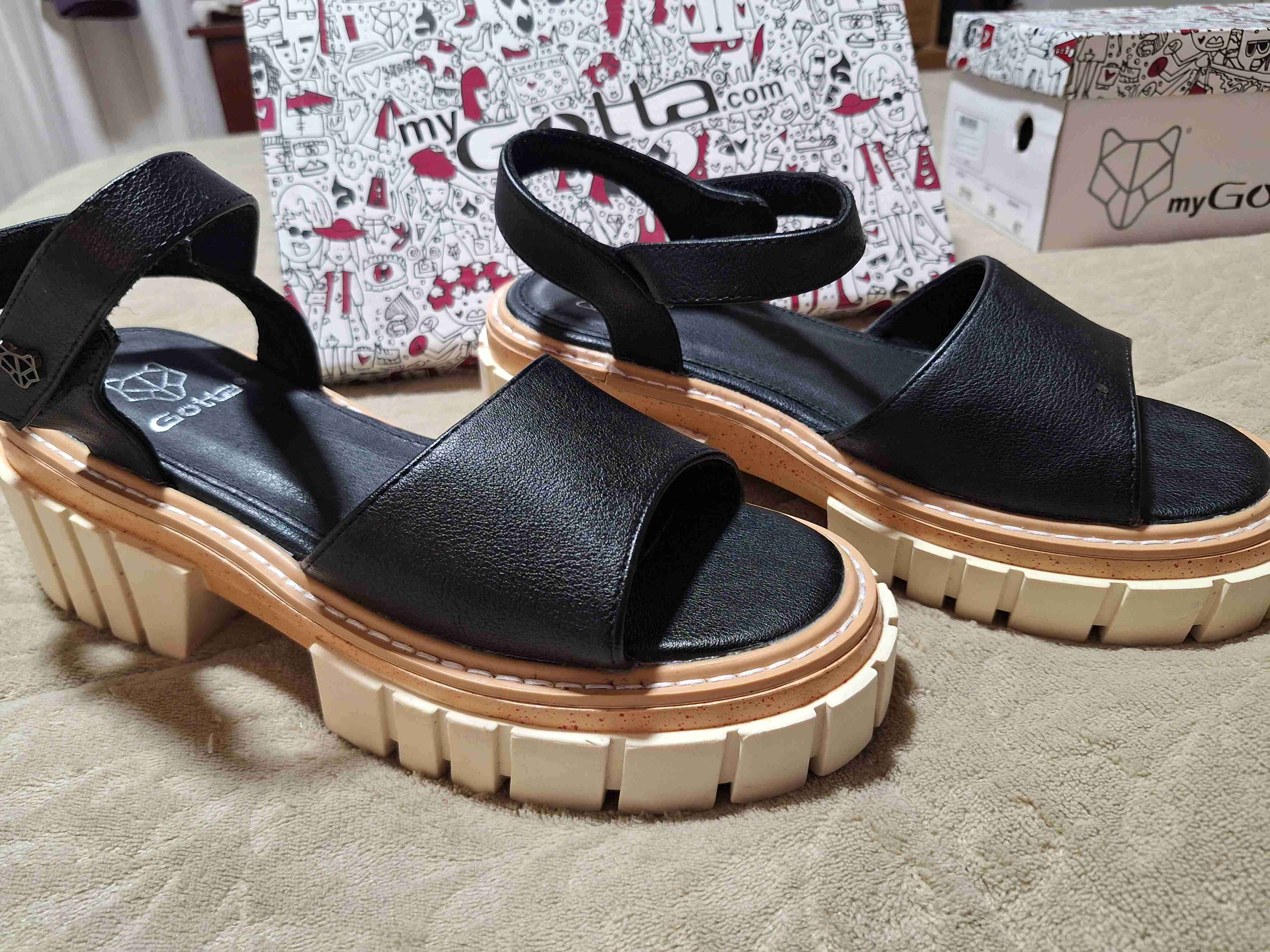 Sandalias negras con plataforma - miniatura 1