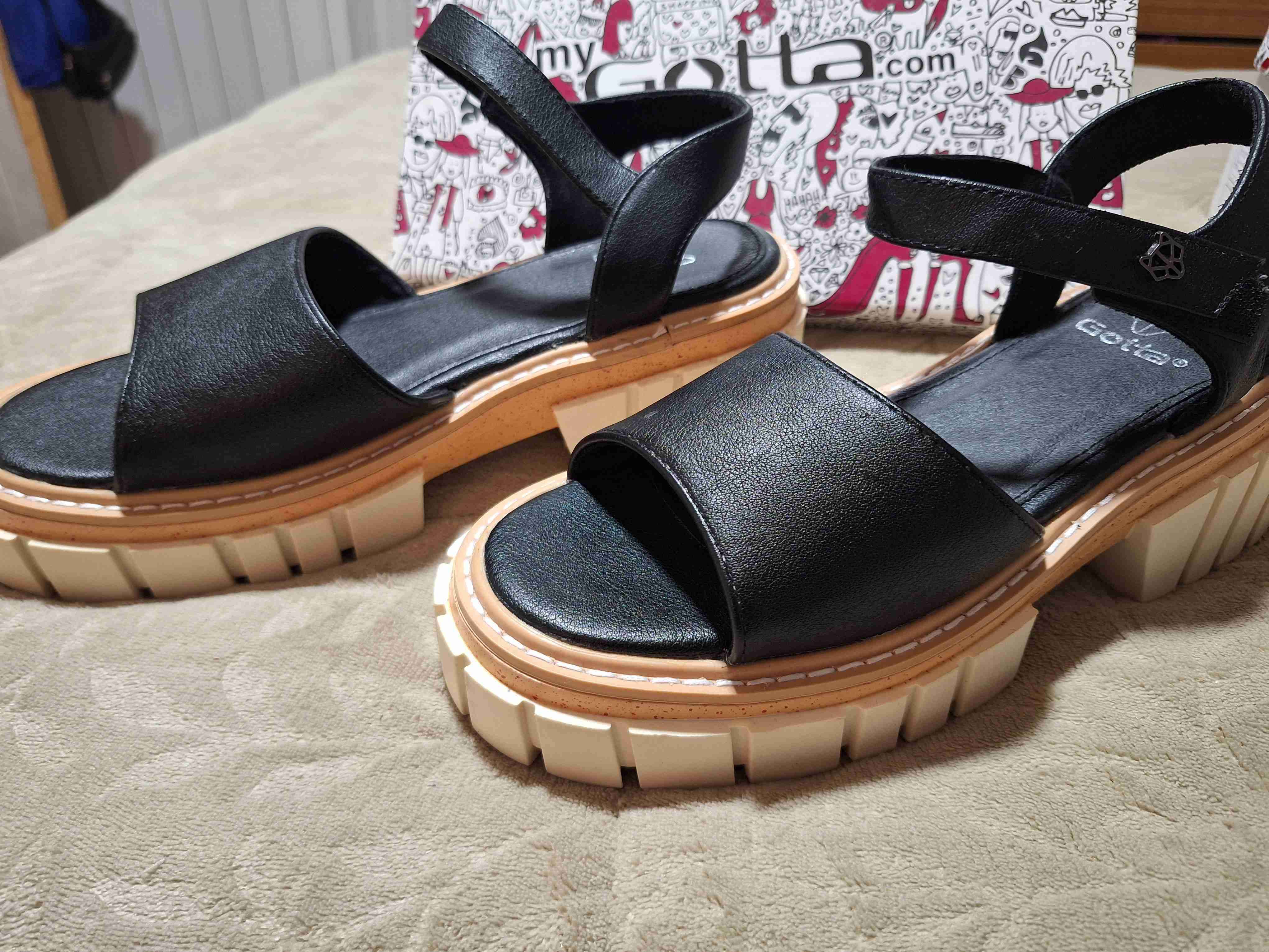 Sandalias negras con plataforma - miniatura 2