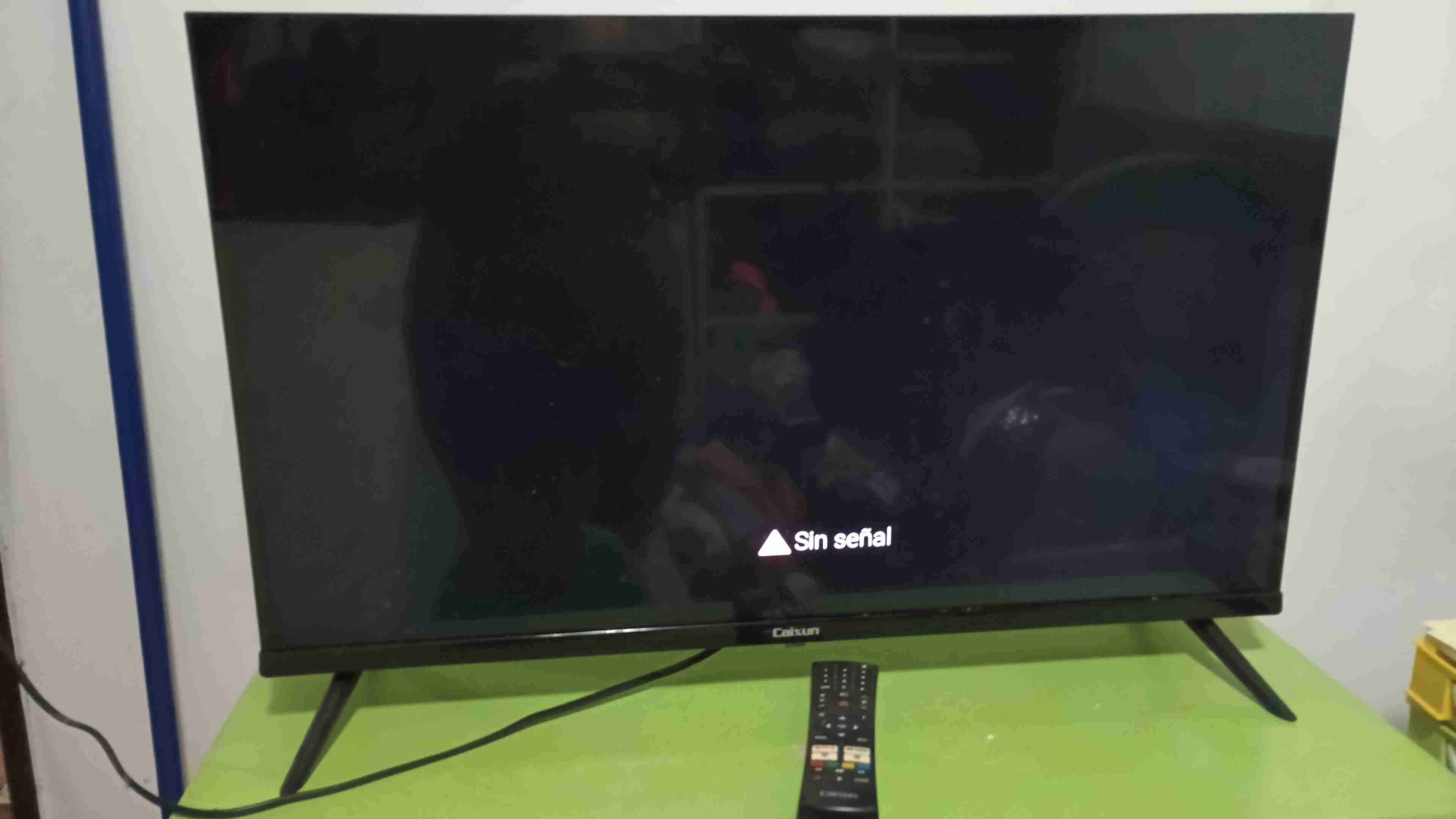 Televisor Caixun 32 pulgadas - miniatura 1