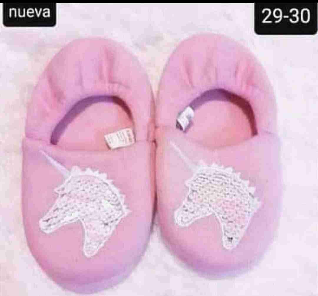 Pantuflas rosadas Hello Kitty - 2