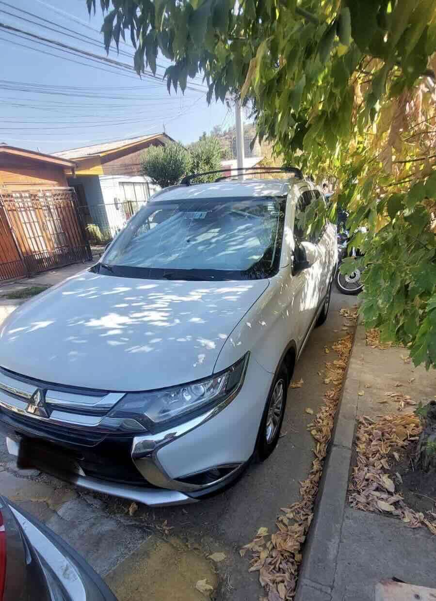 Mitsubishi outlander 2017 - miniatura 2