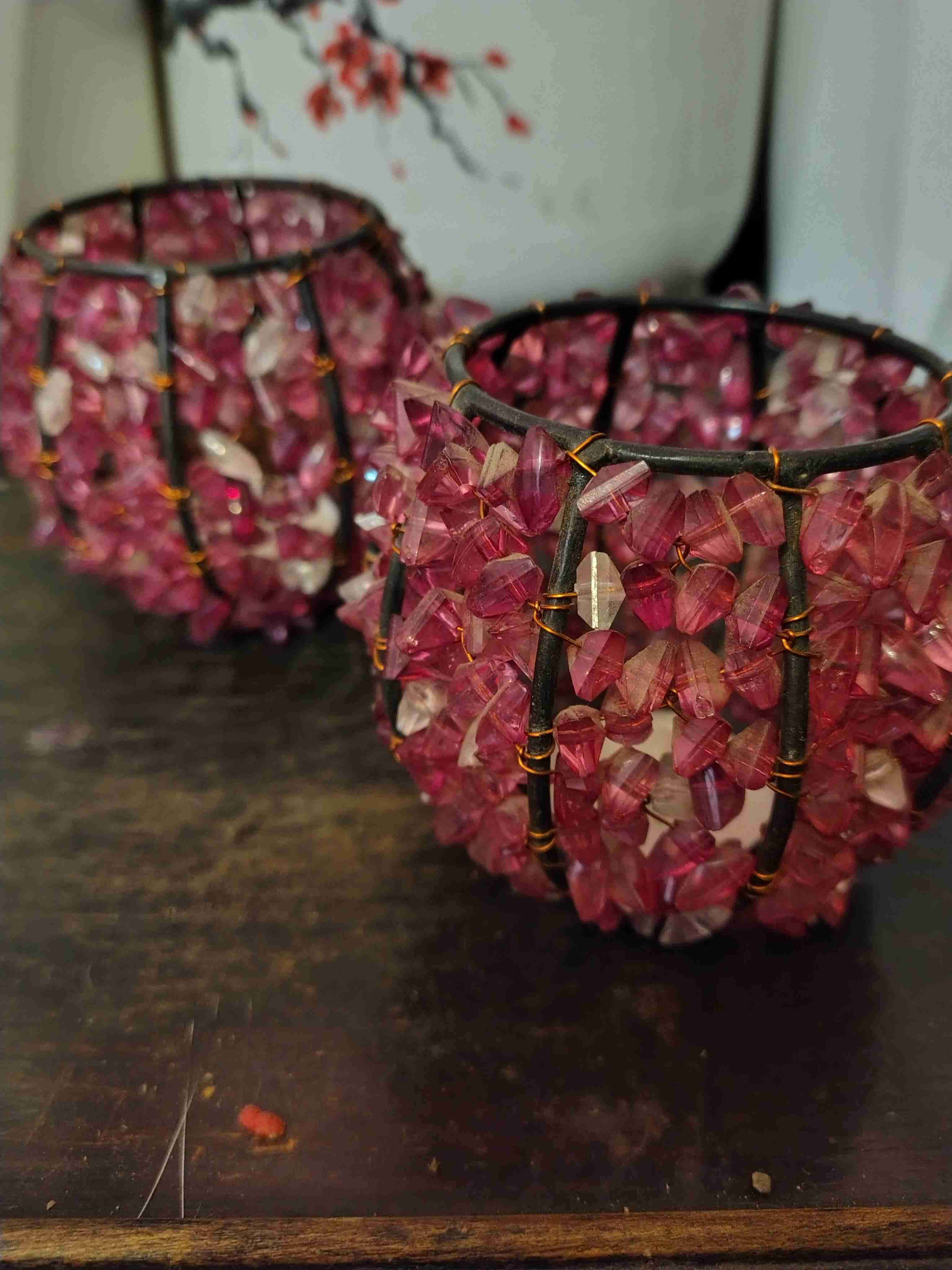 Lámpara decorativa con cristales rosas - miniatura 3