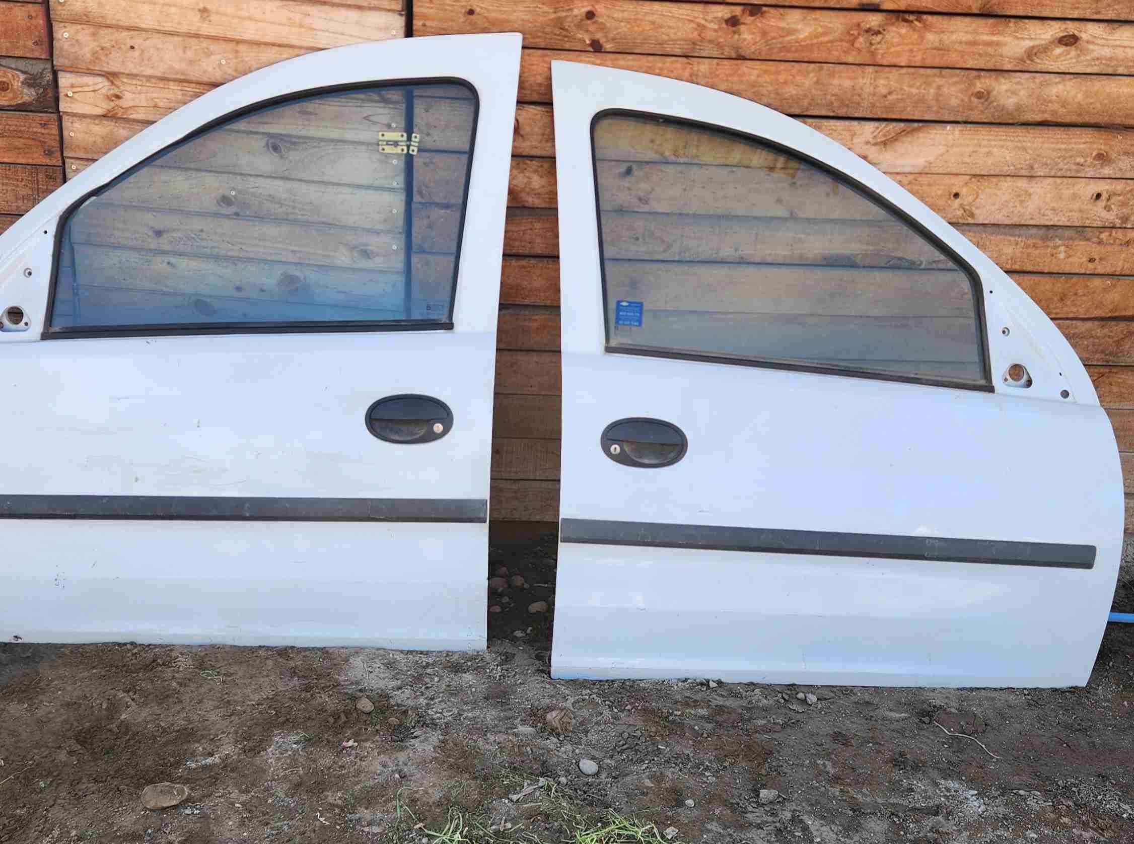 Puertas traseras opel combo - miniatura 3