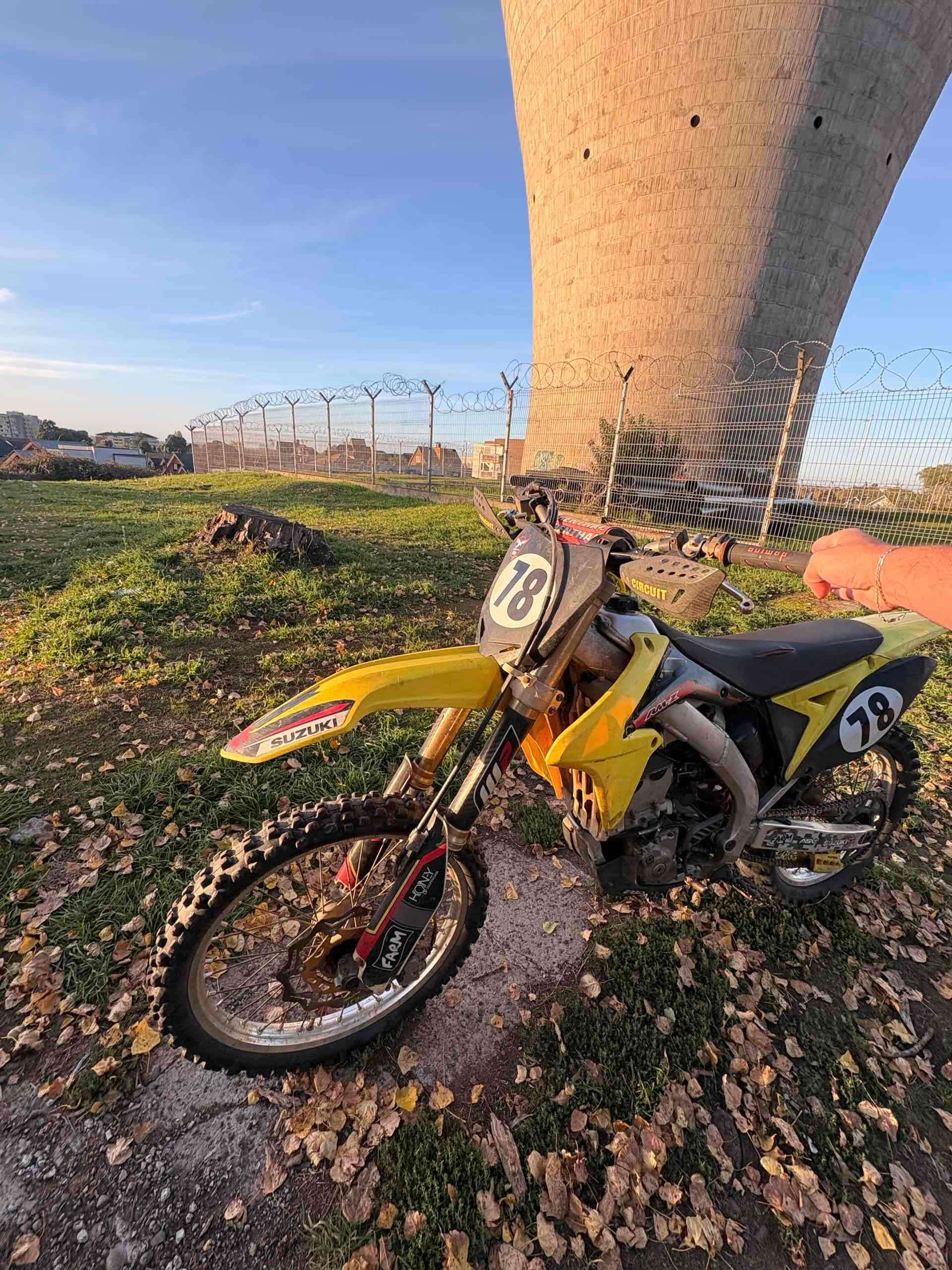 Suzuki RMZ 250 2012 - miniatura 1