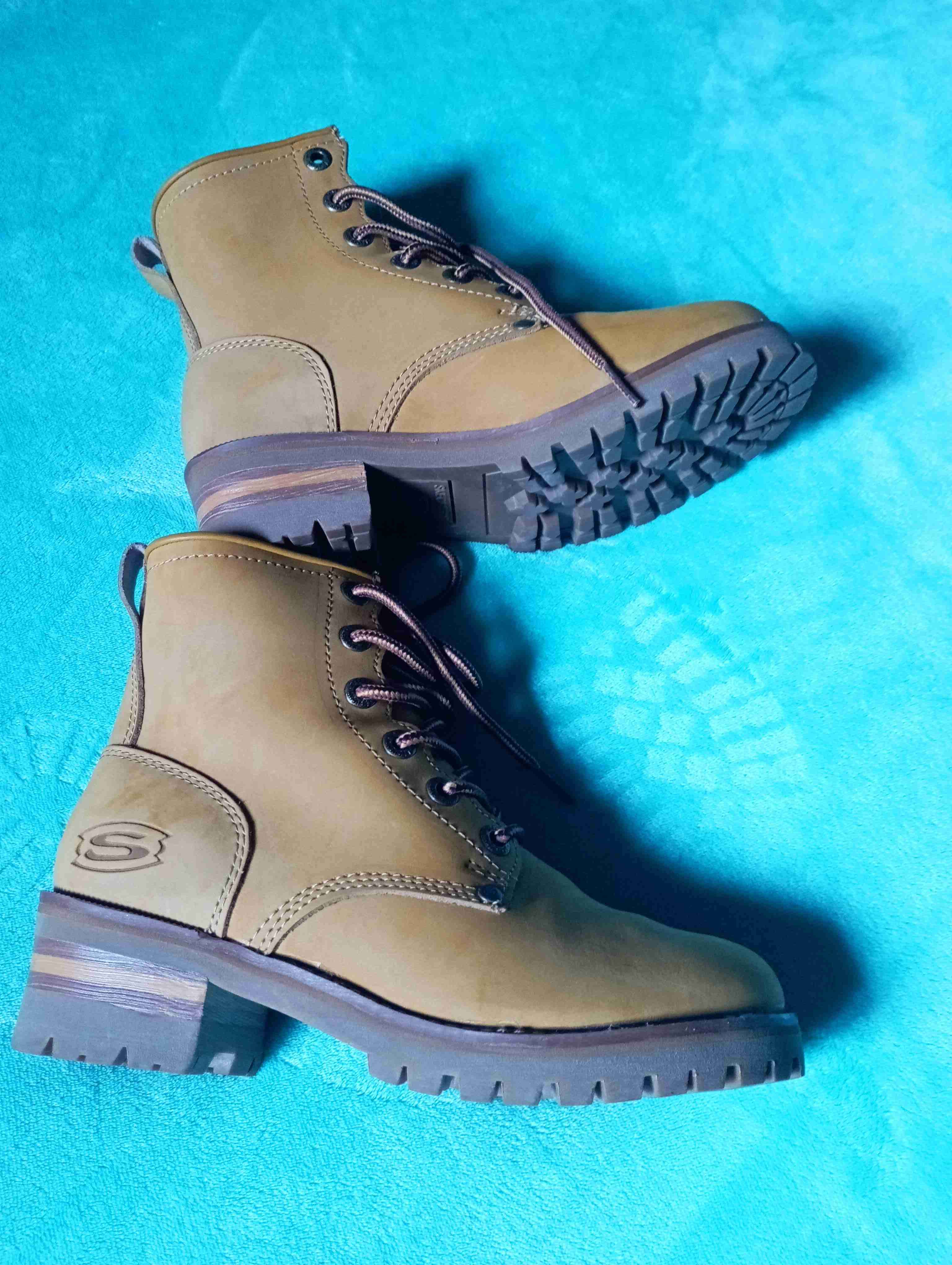 Botines marrones con suela robusta - 1