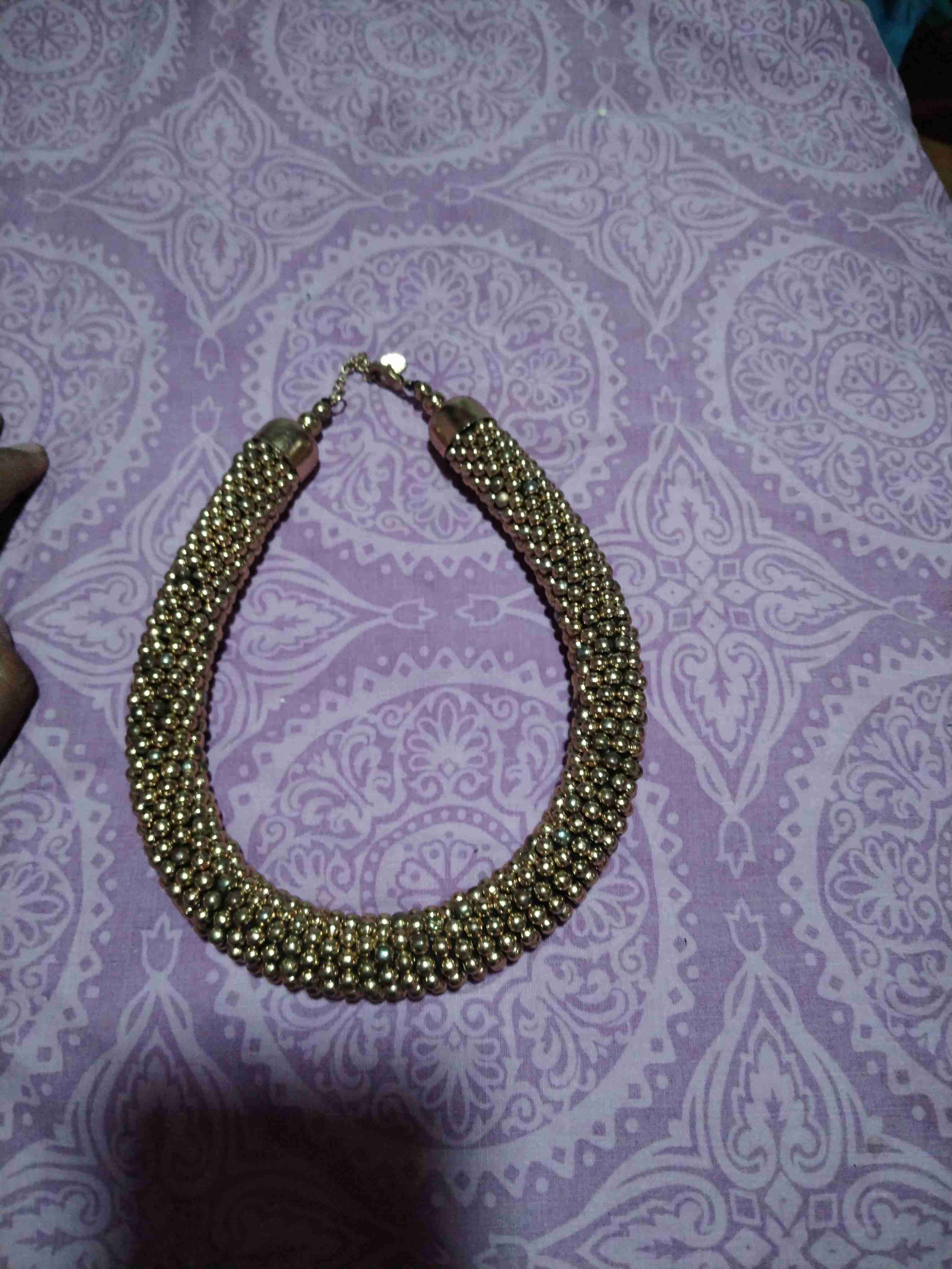 Collar de cuentas doradas ancho - 2