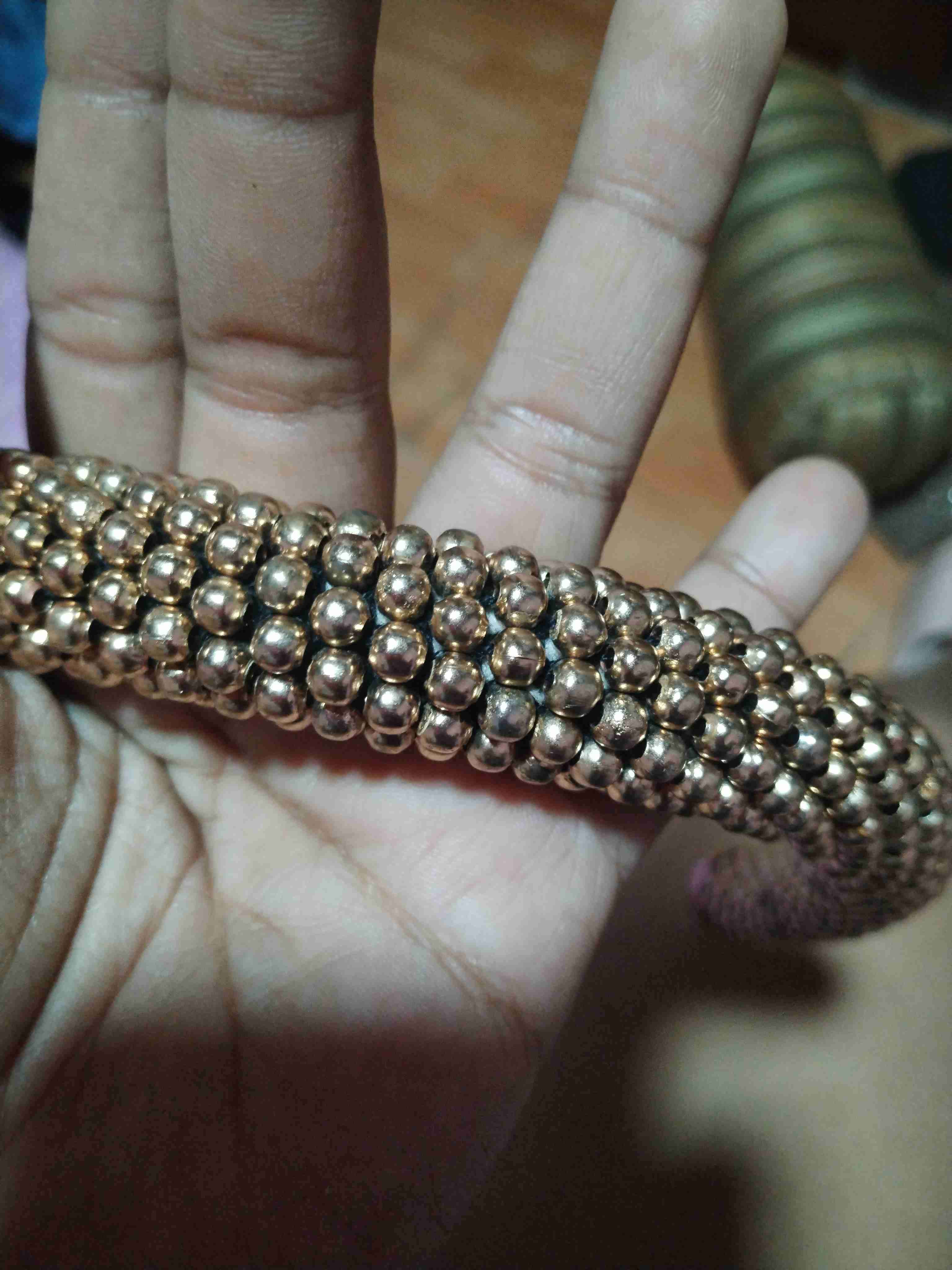 Collar de cuentas doradas ancho - 4