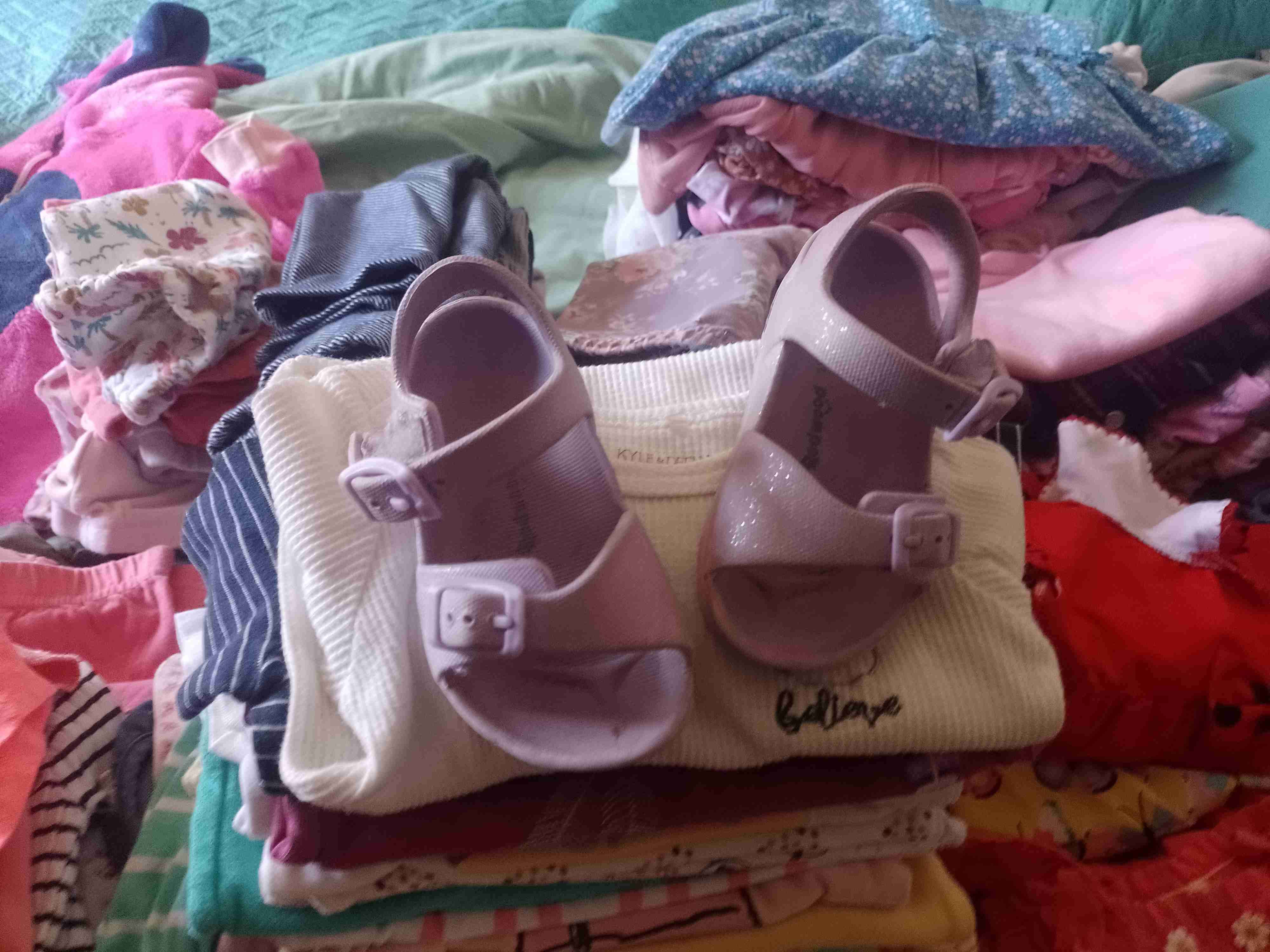 Ropa infantil variada - 4