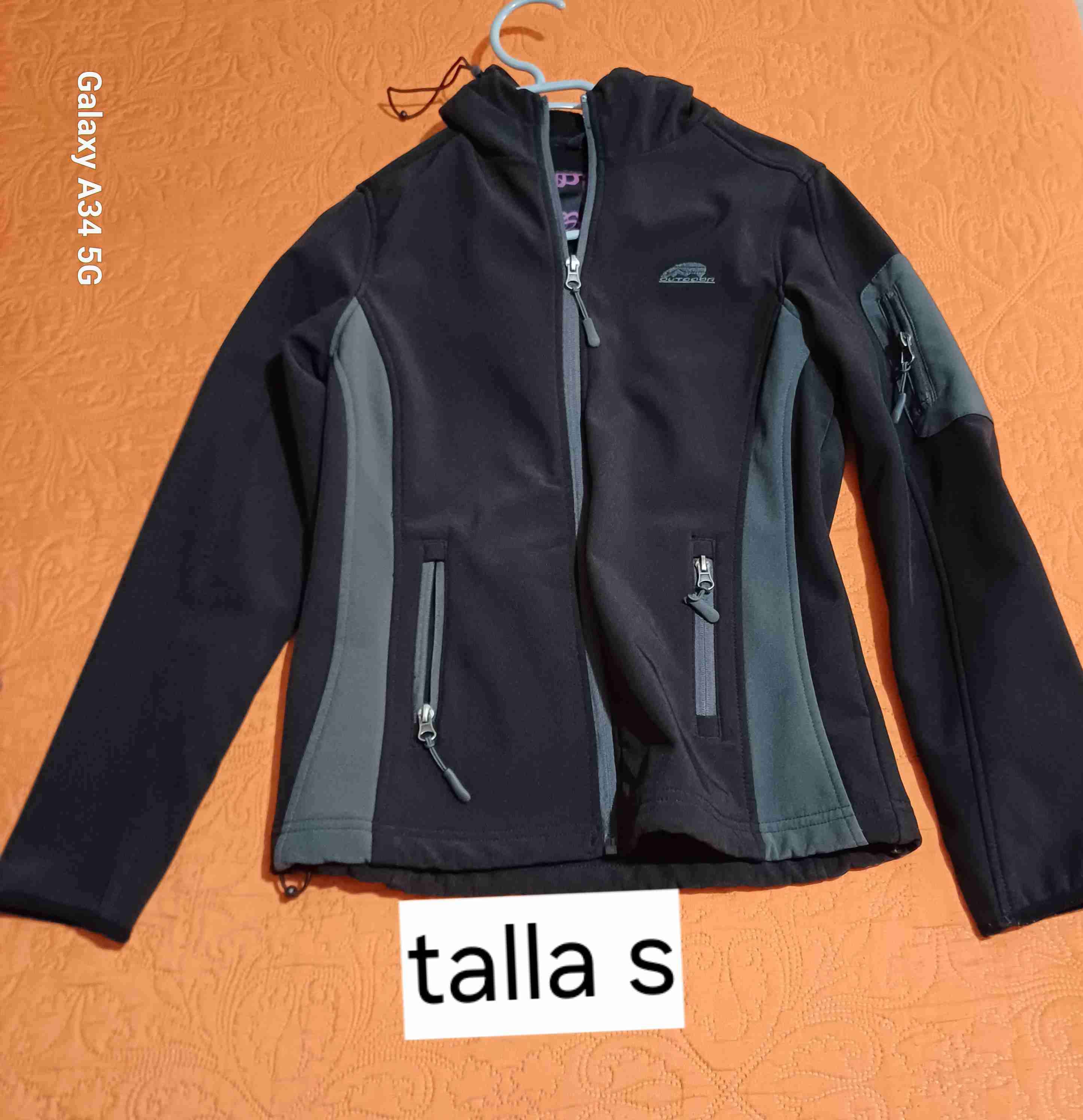 Chaqueta softshell negra talla S