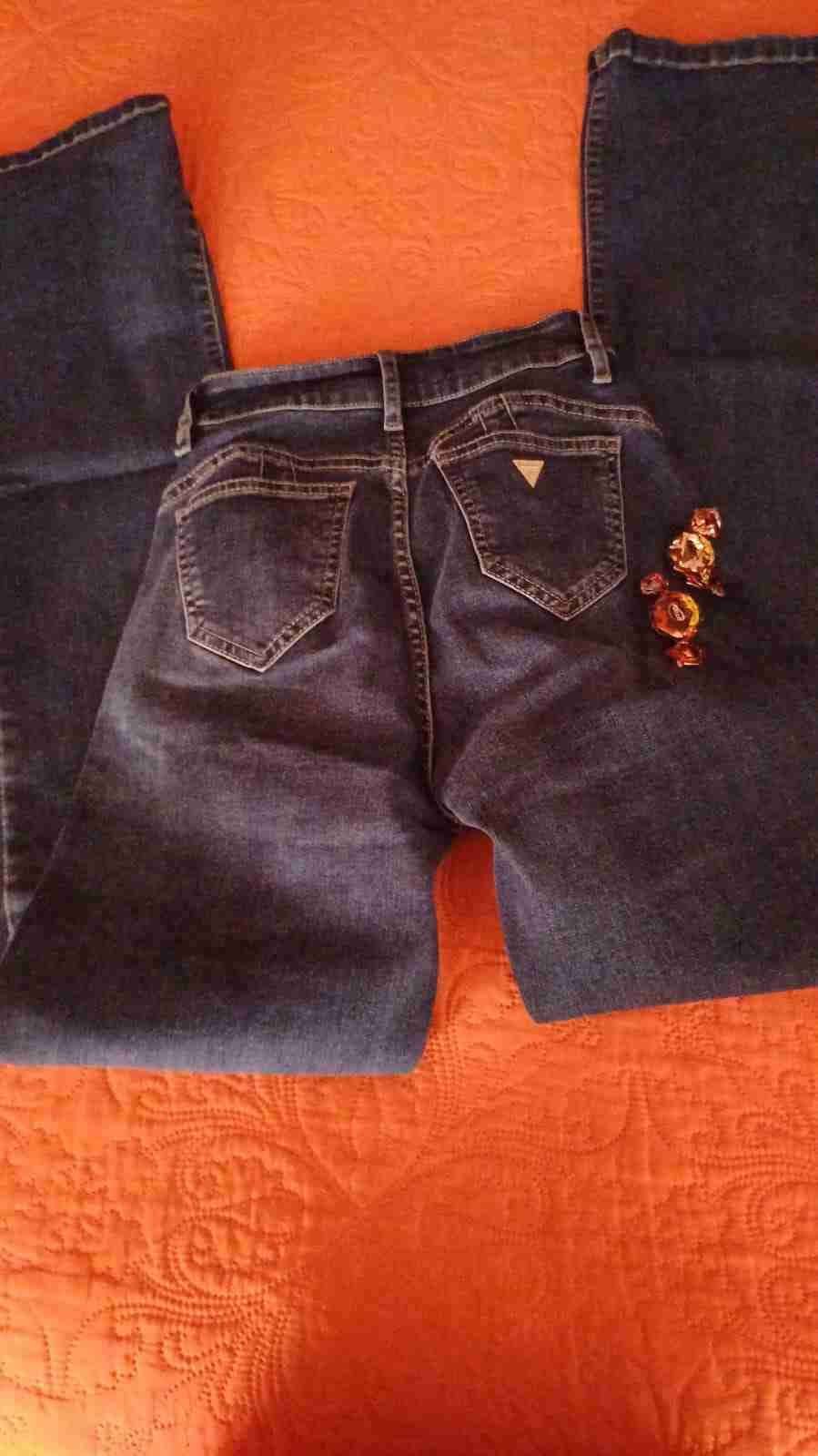 Jeans azul oscuro de mujer - miniatura 1