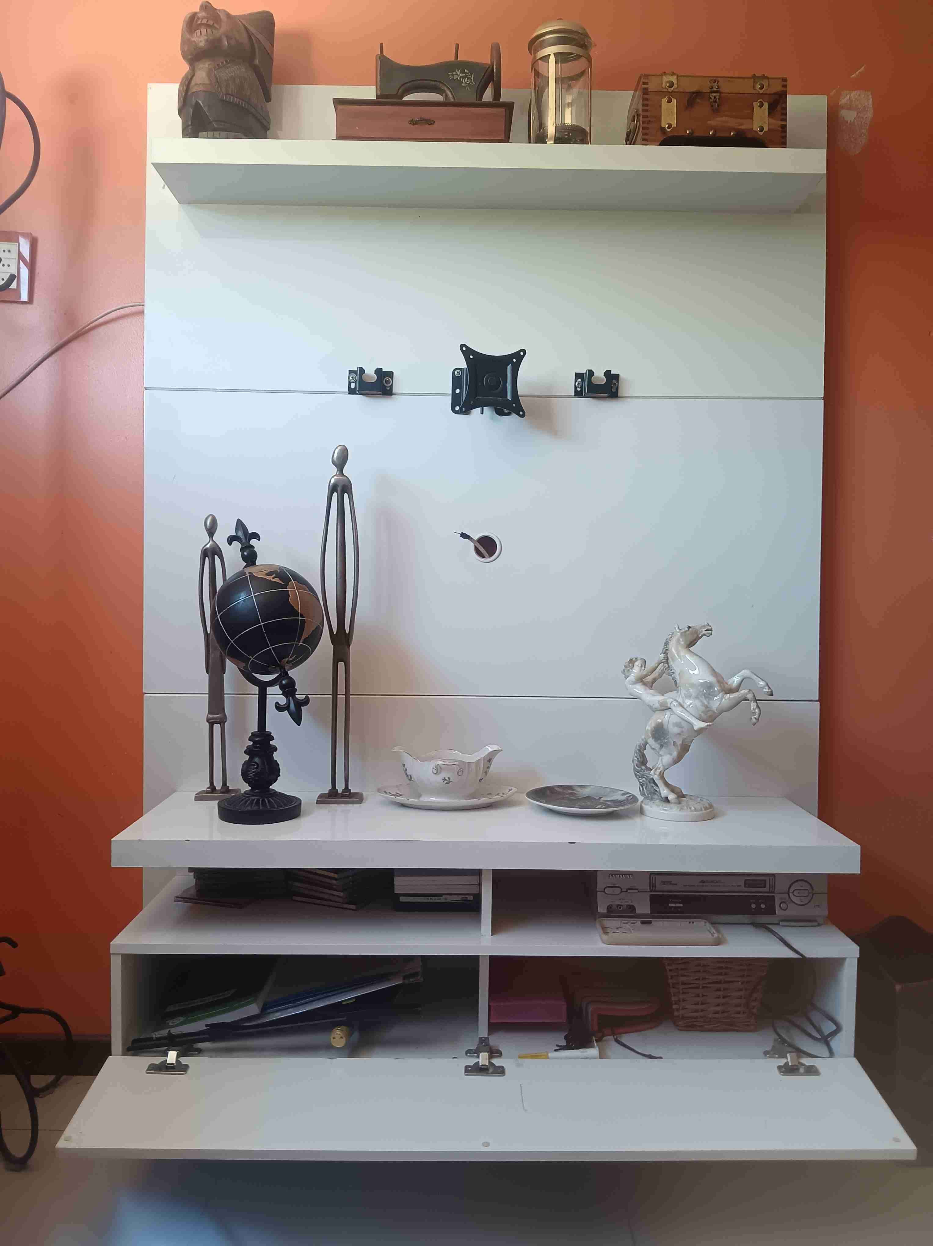 Mueble de pared para TV blanco - 1