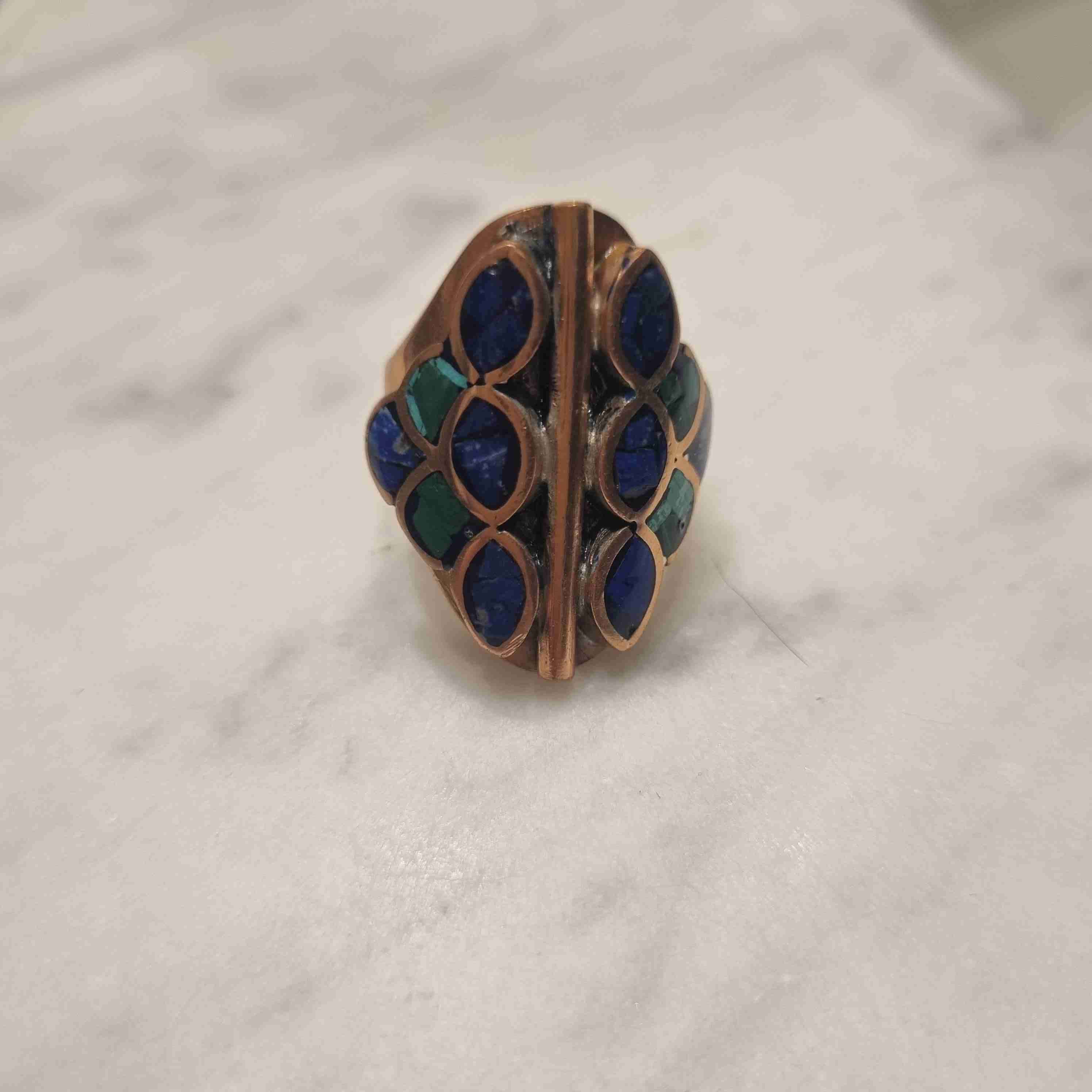 Anillo de cobre con piedras - miniatura 1