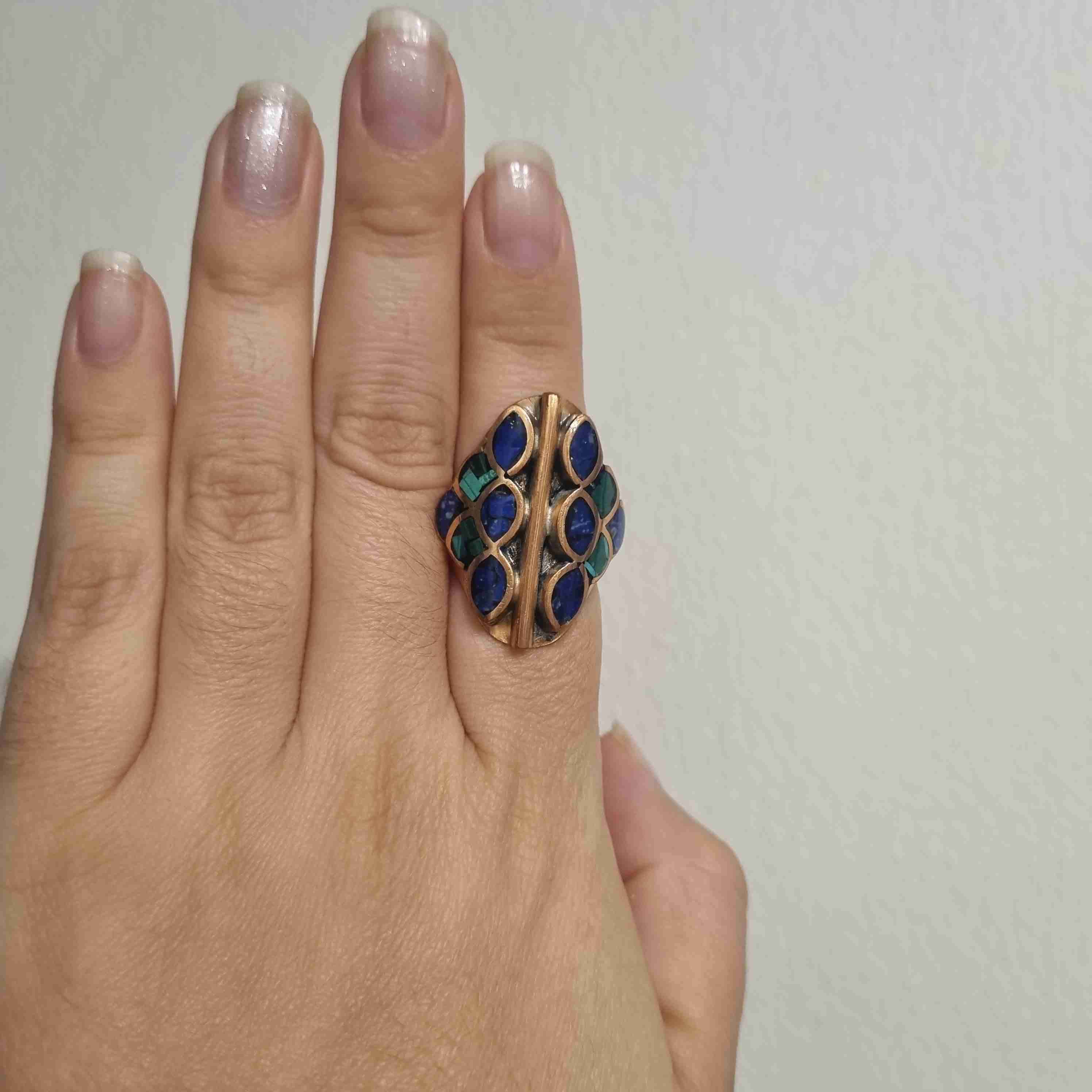 Anillo de cobre con piedras - miniatura 2