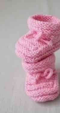 Zapatos tejidos de bebé rosados - miniatura 2