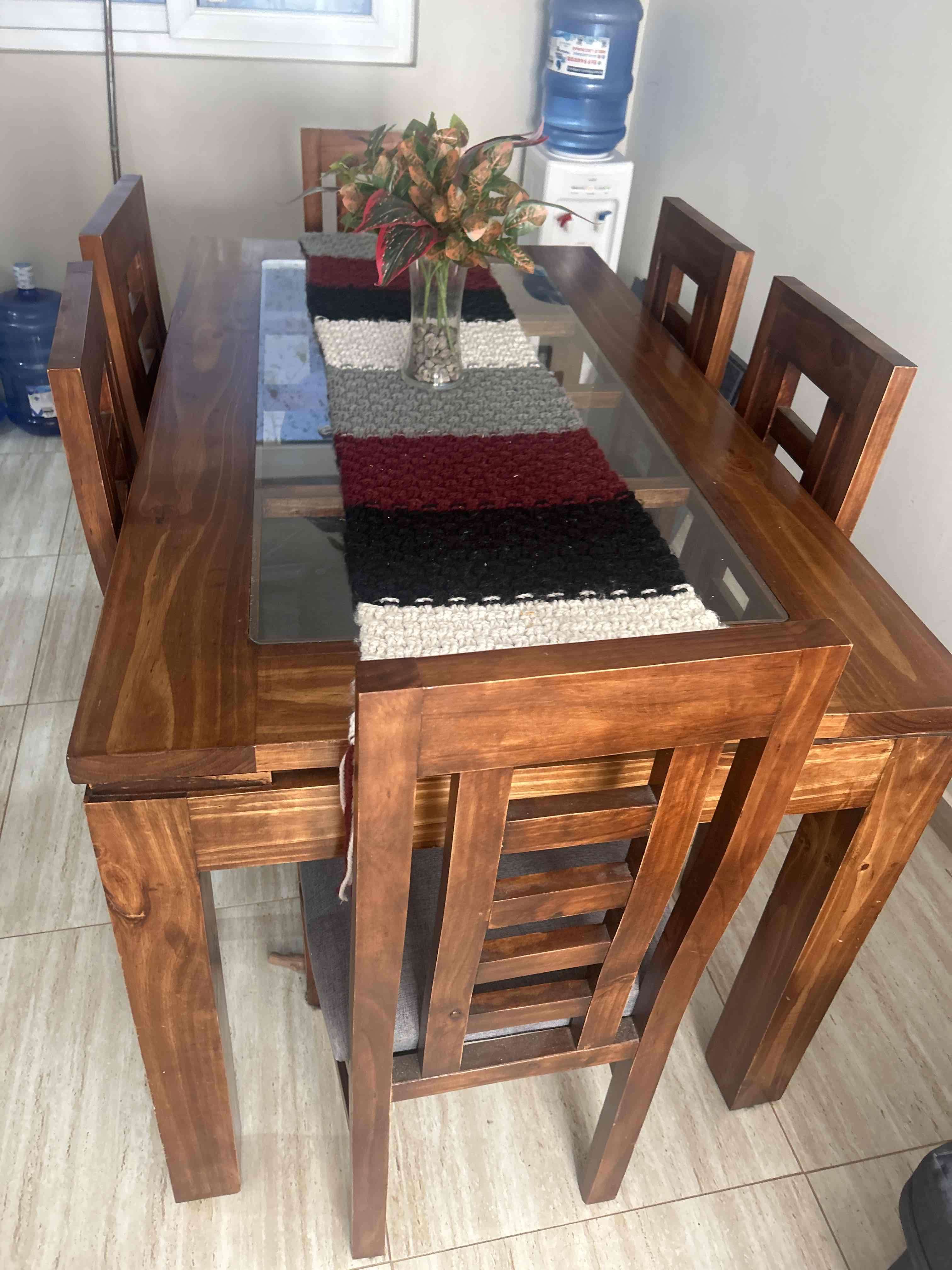 Comedor de madera con vidrio - miniatura 1
