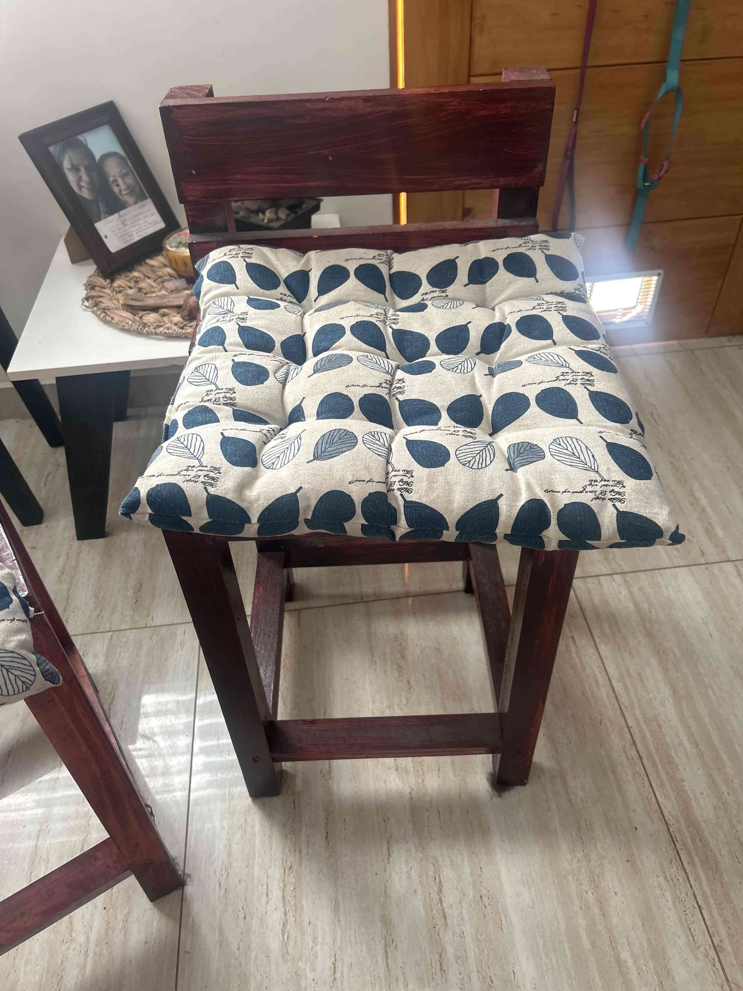 Juego de tres sillas de madera - 4