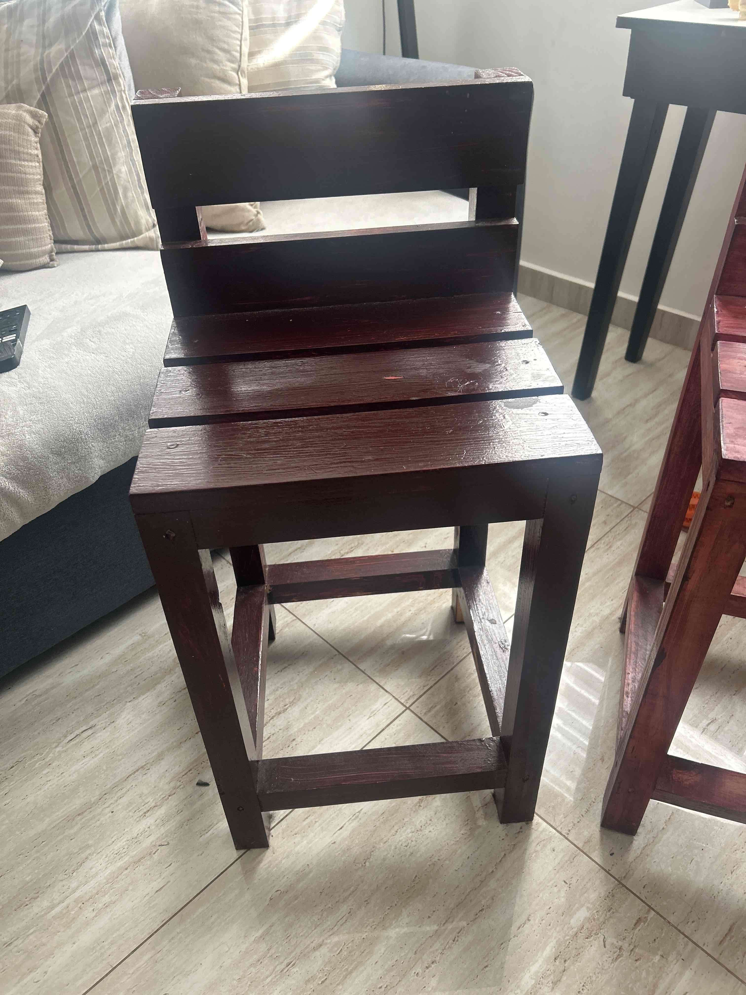 Juego de tres sillas de madera - 5