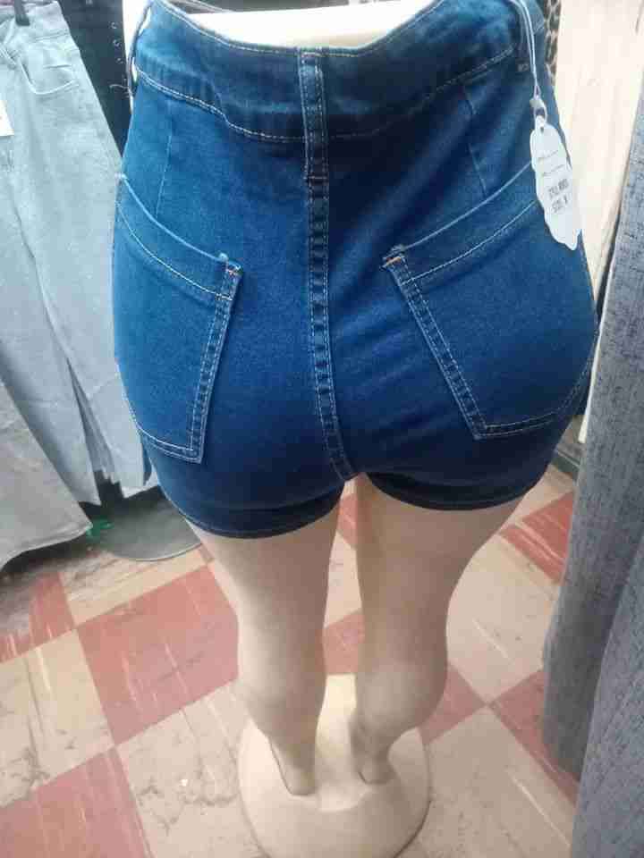 Falda Shorts ,  mezclilla .diseño bolsillo cargo - miniatura 4