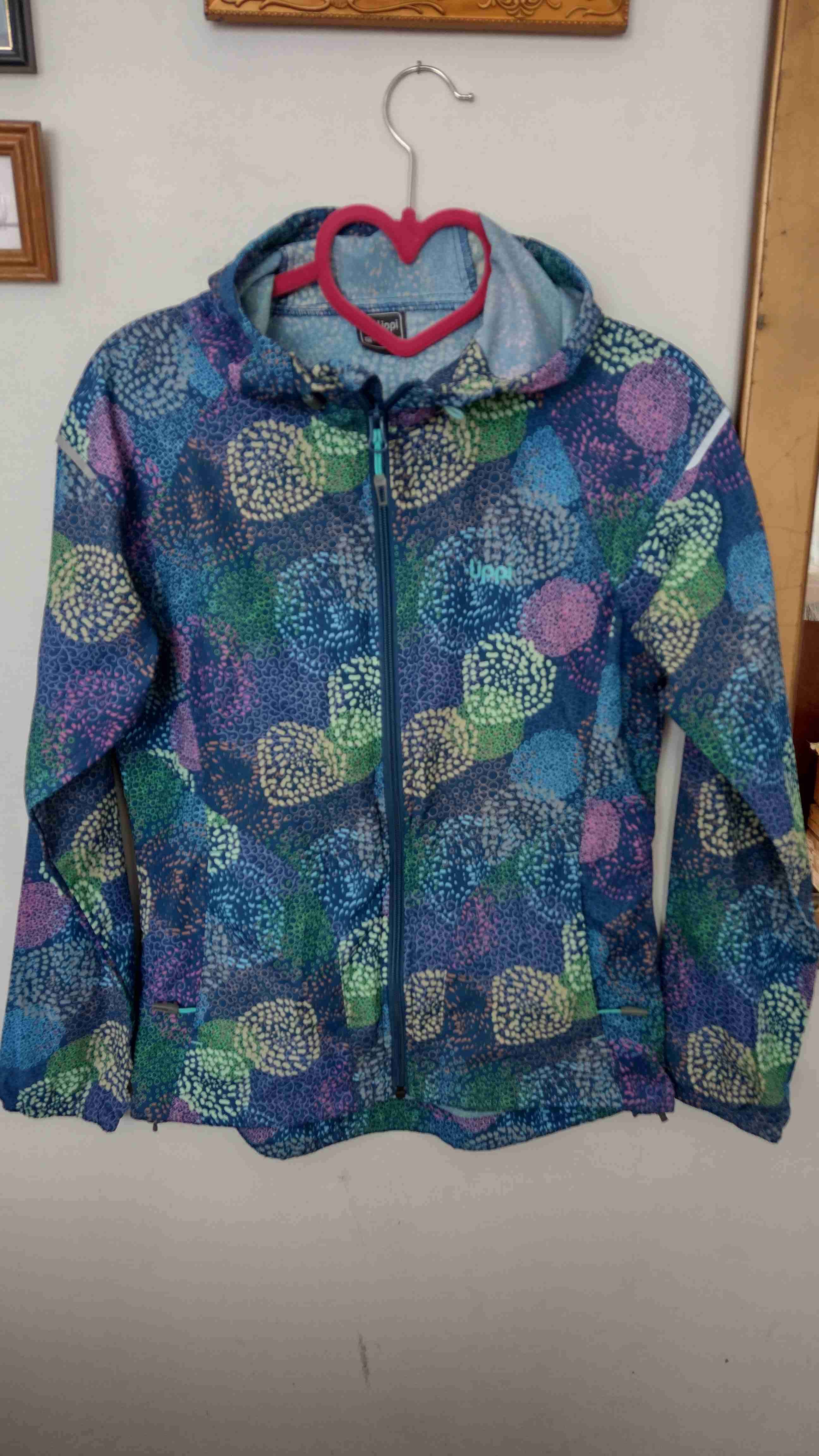 Cortaviento Lippi original estampado con capucha - miniatura 1