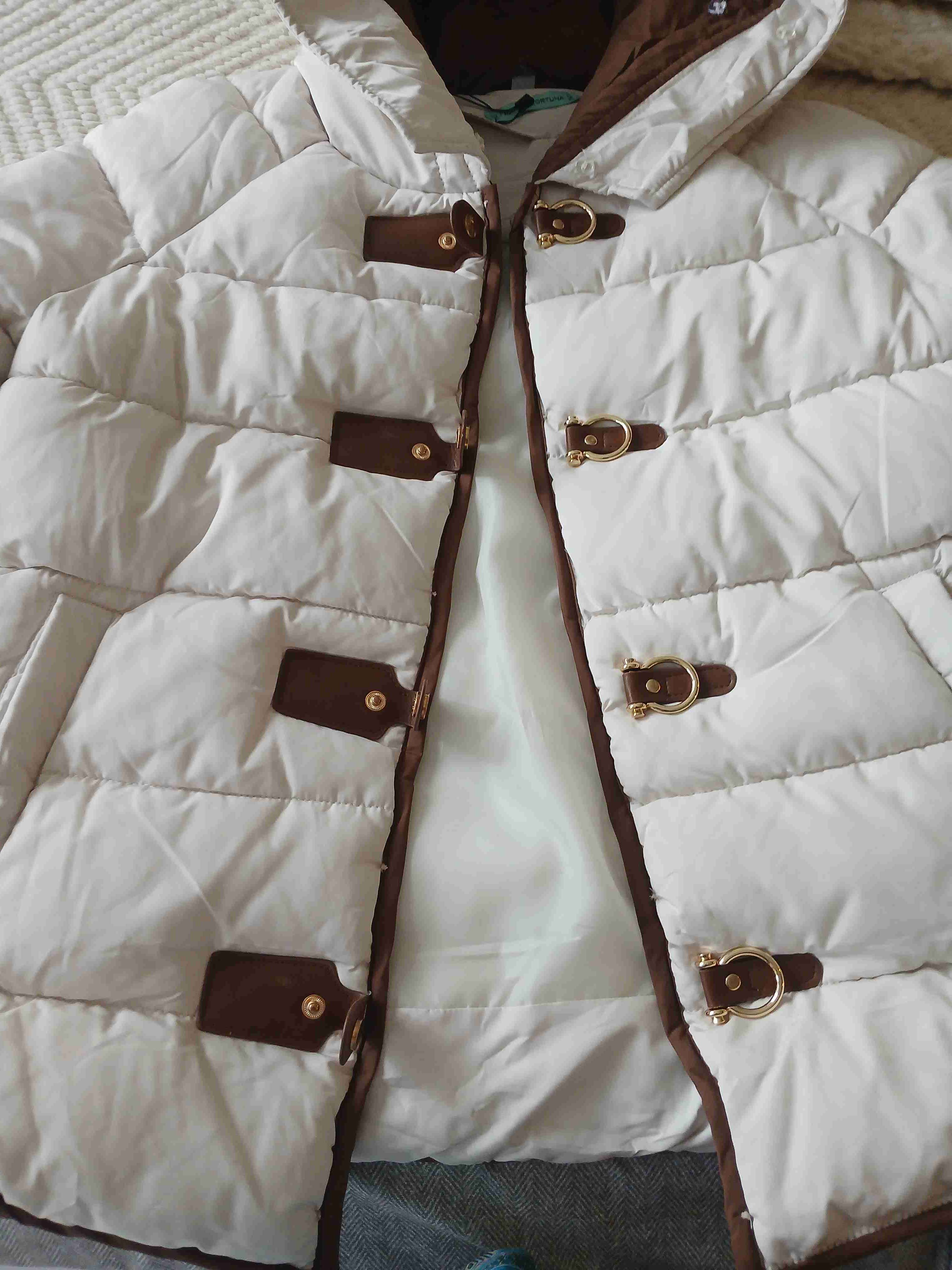 Chaqueta acolchada blanca con capucha - 1