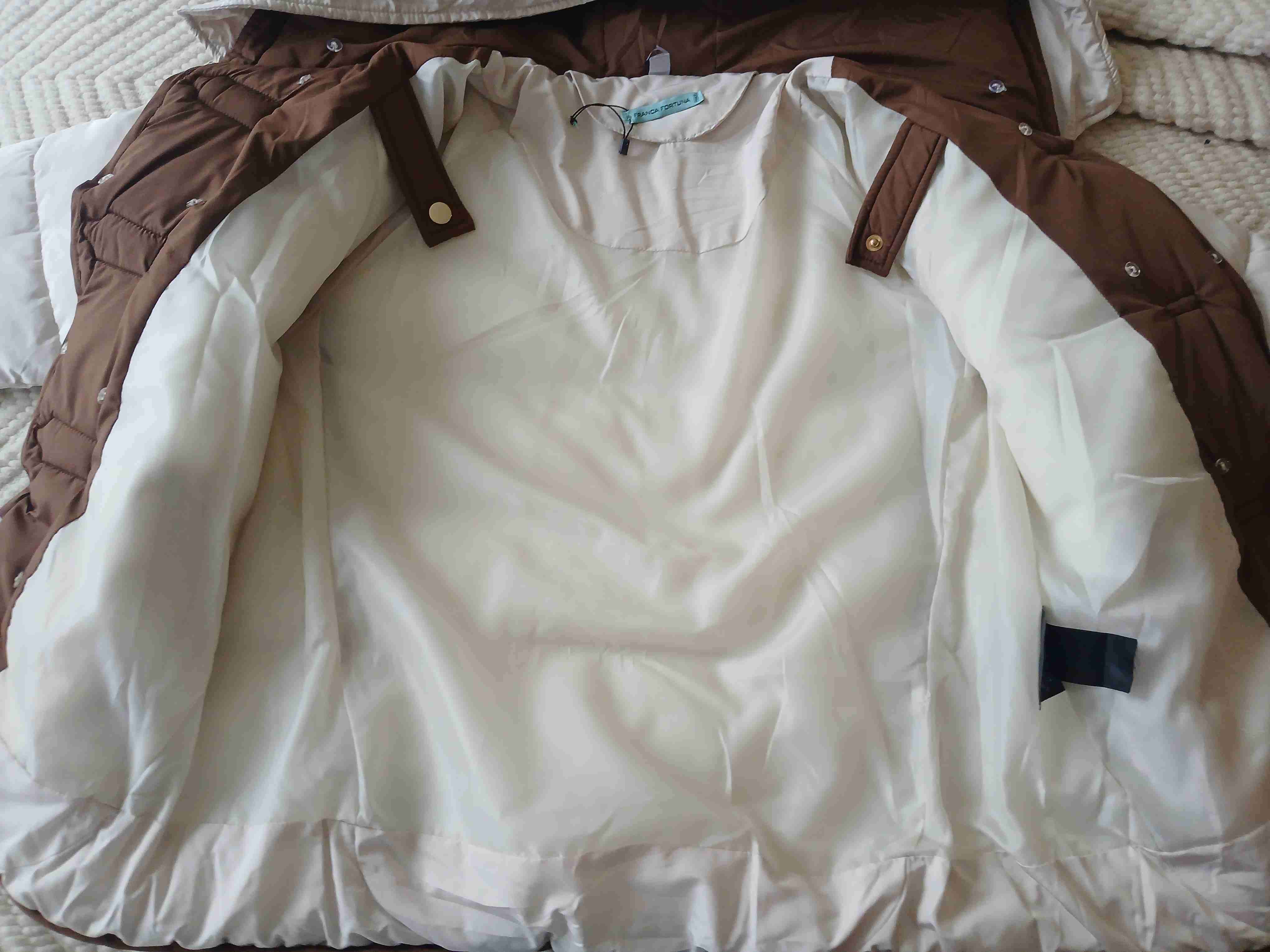 Chaqueta acolchada blanca con capucha - 4