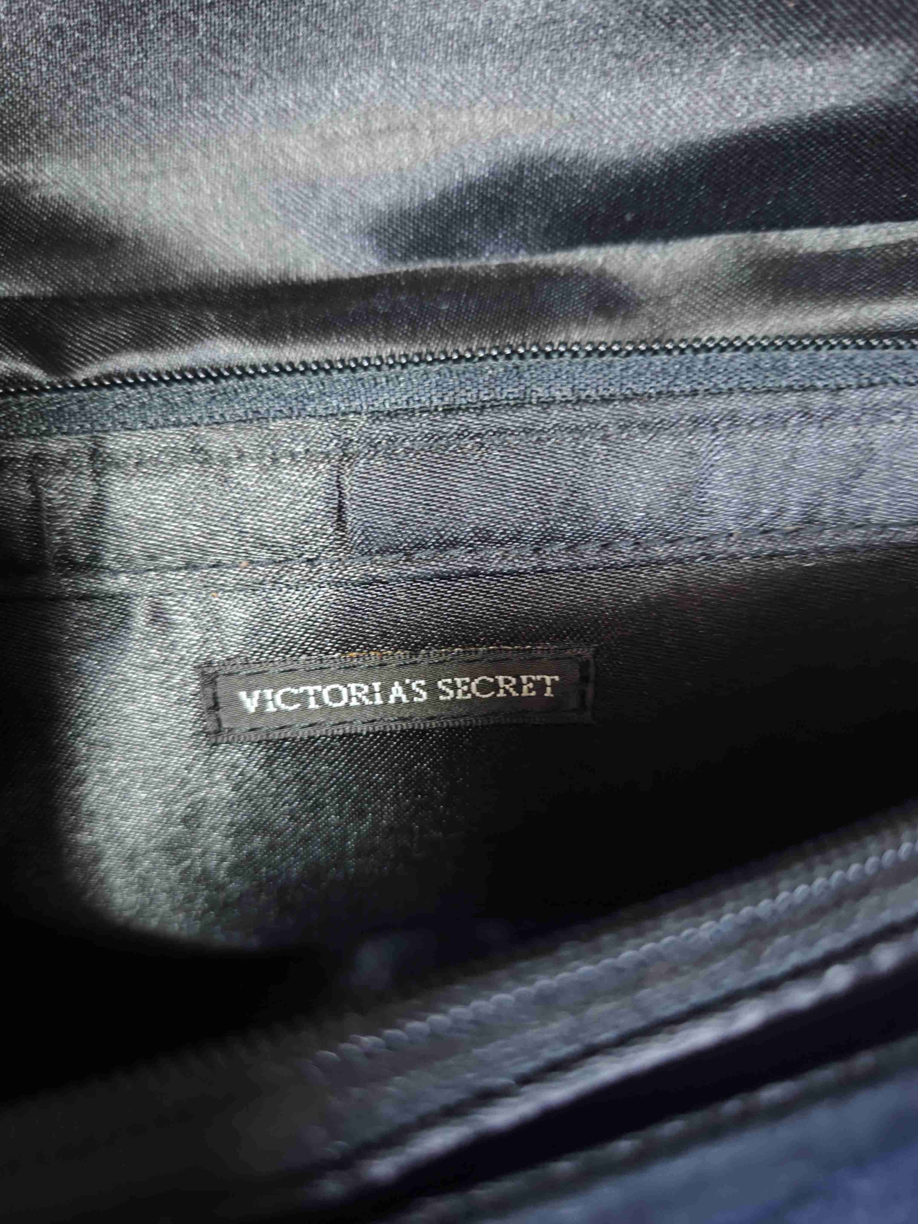 Cartera clutch negra con flecos Victoria's Secret - miniatura 3