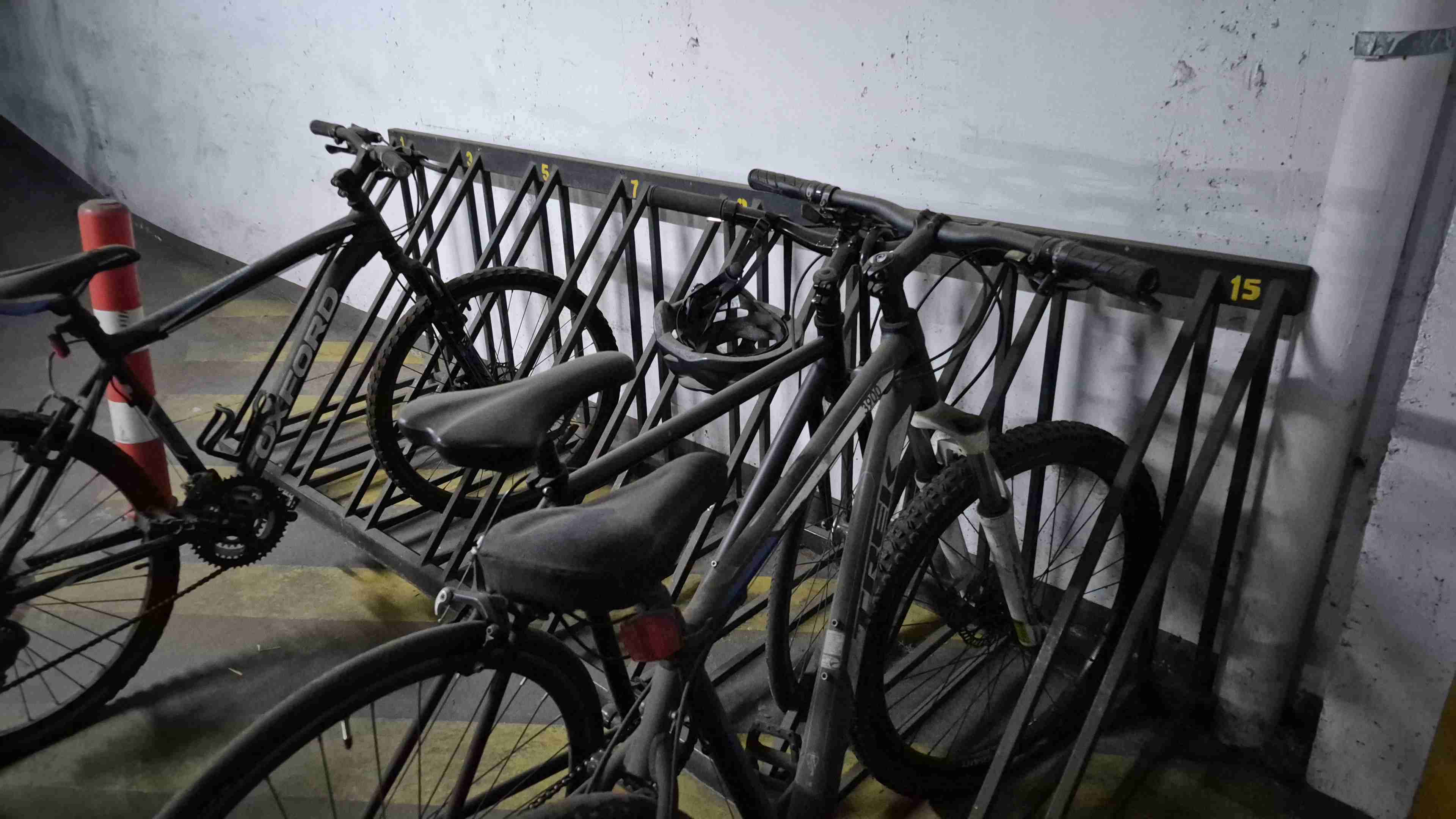 Bicicletero fierro - miniatura 1